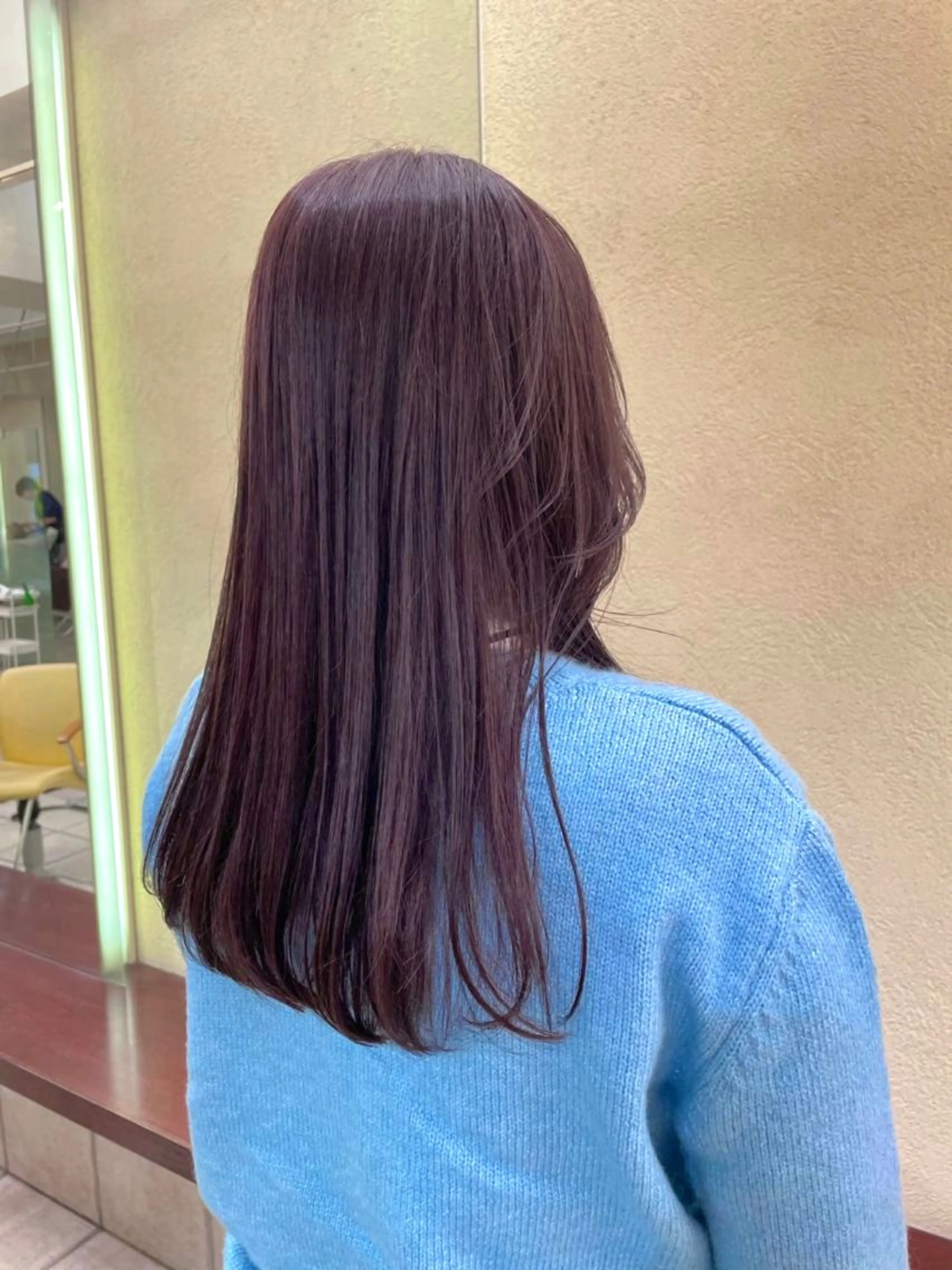 セミロング カラー 塩谷 雪花のヘアスタイル