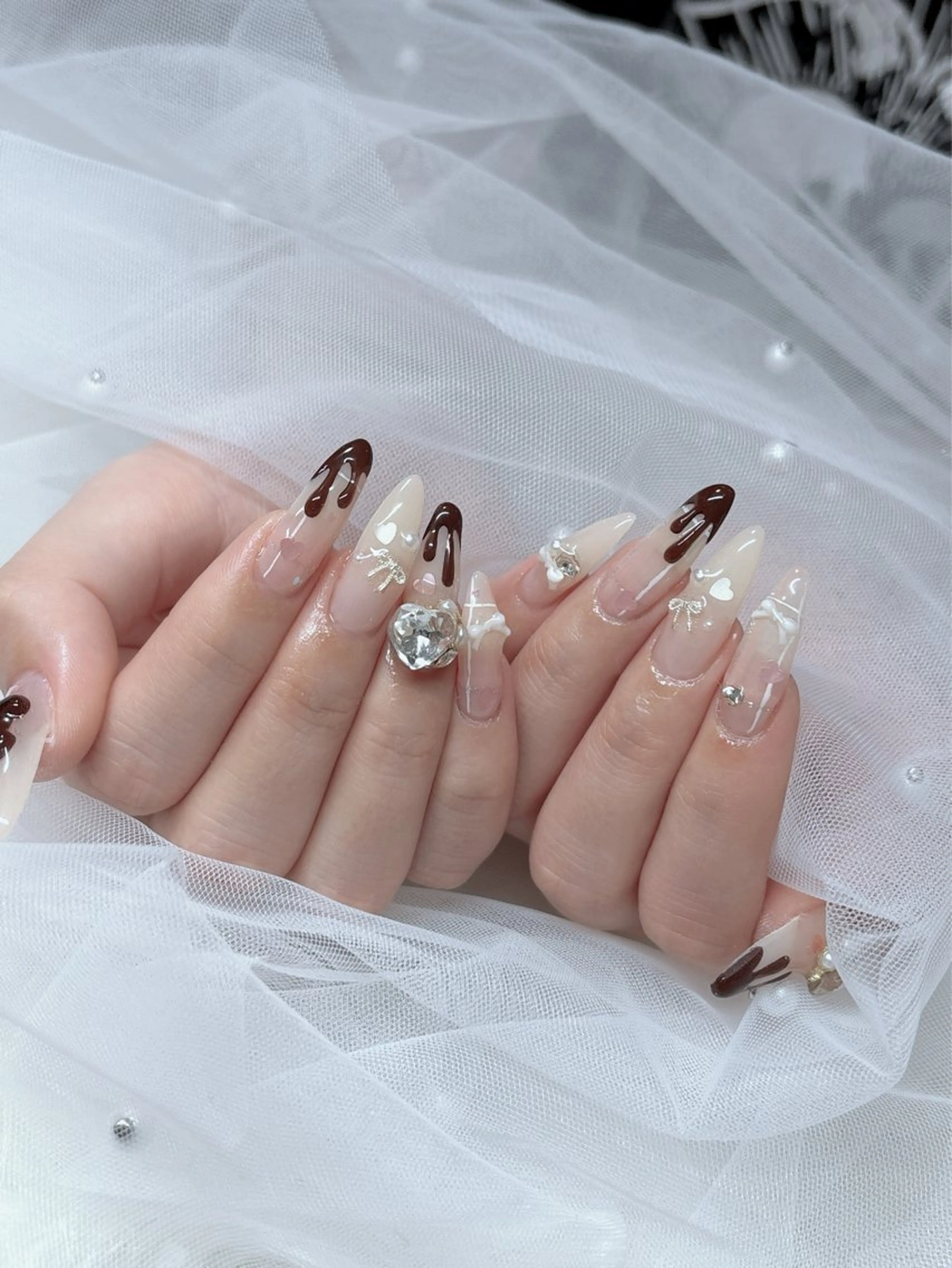 ネイル チークネイル 成人式 フラッシュネイル フットネイル フレンチネイル Mai🪽 ワンホン/ちゅるんのネイルデザイン