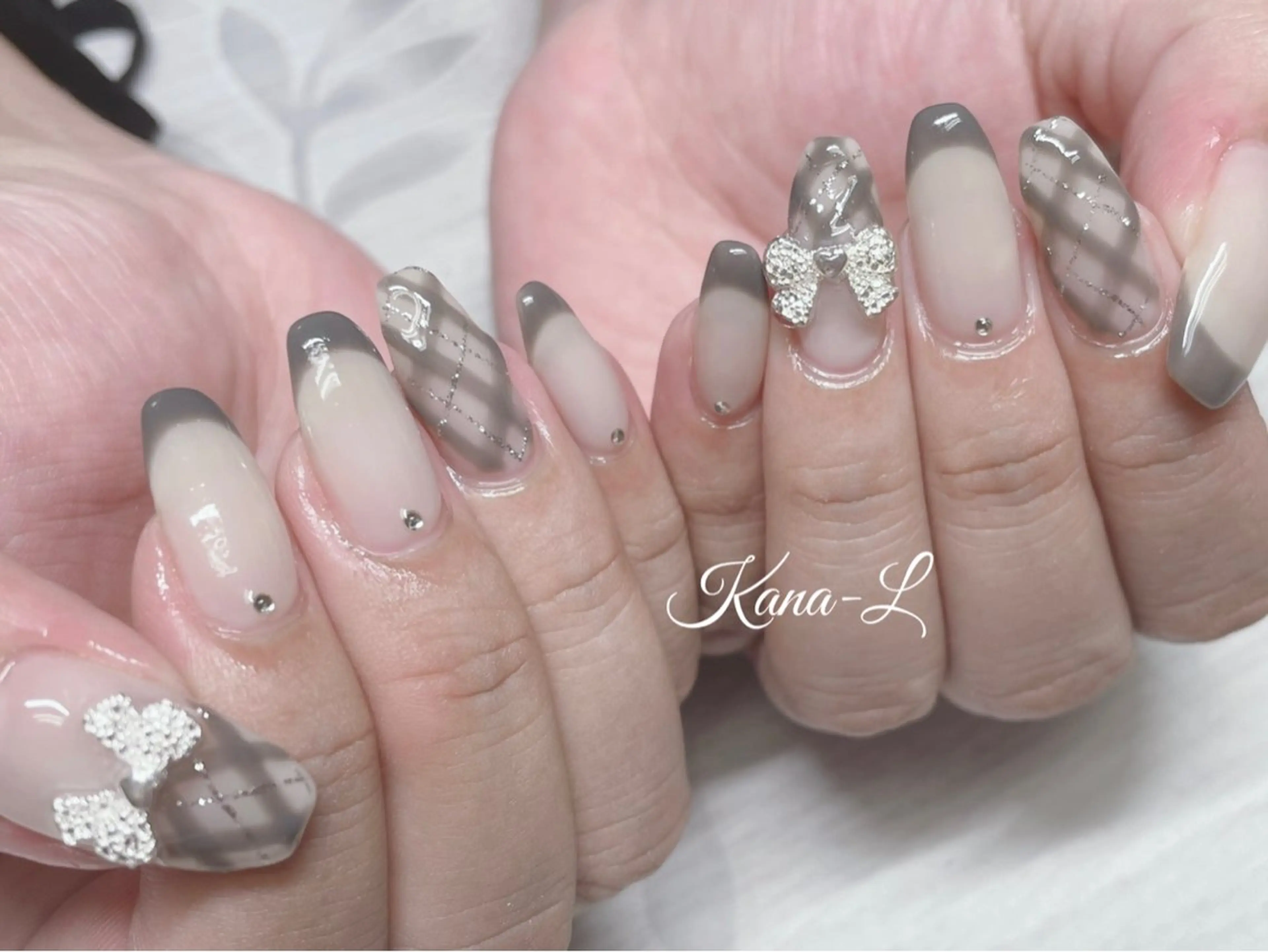 ネイル ジェルネイル パラジェル 芦辺 香奈のネイルデザイン