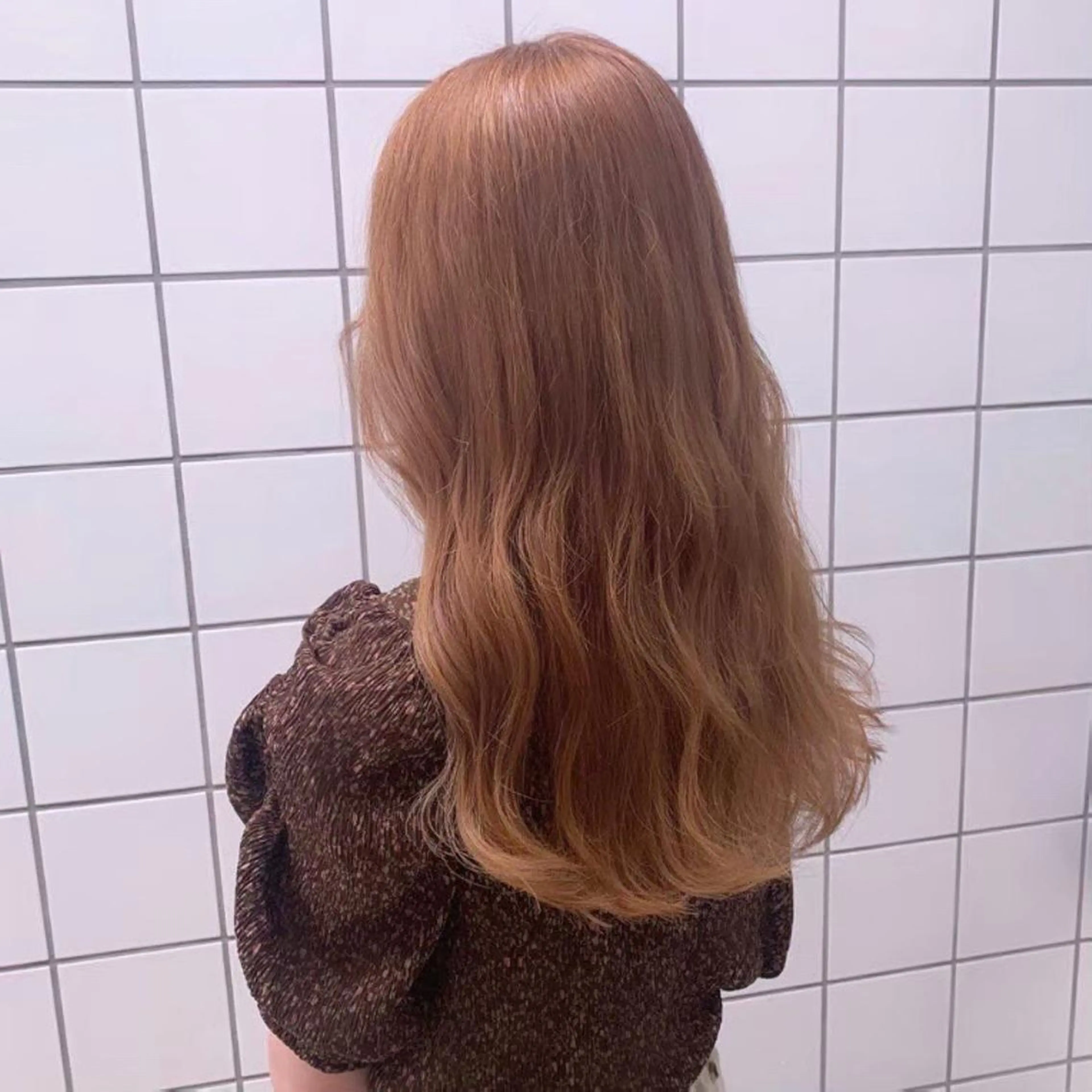 セミロング カラー ヘアアレンジ 💕上野美容師☁ ブリーチ💖サワのヘアスタイル