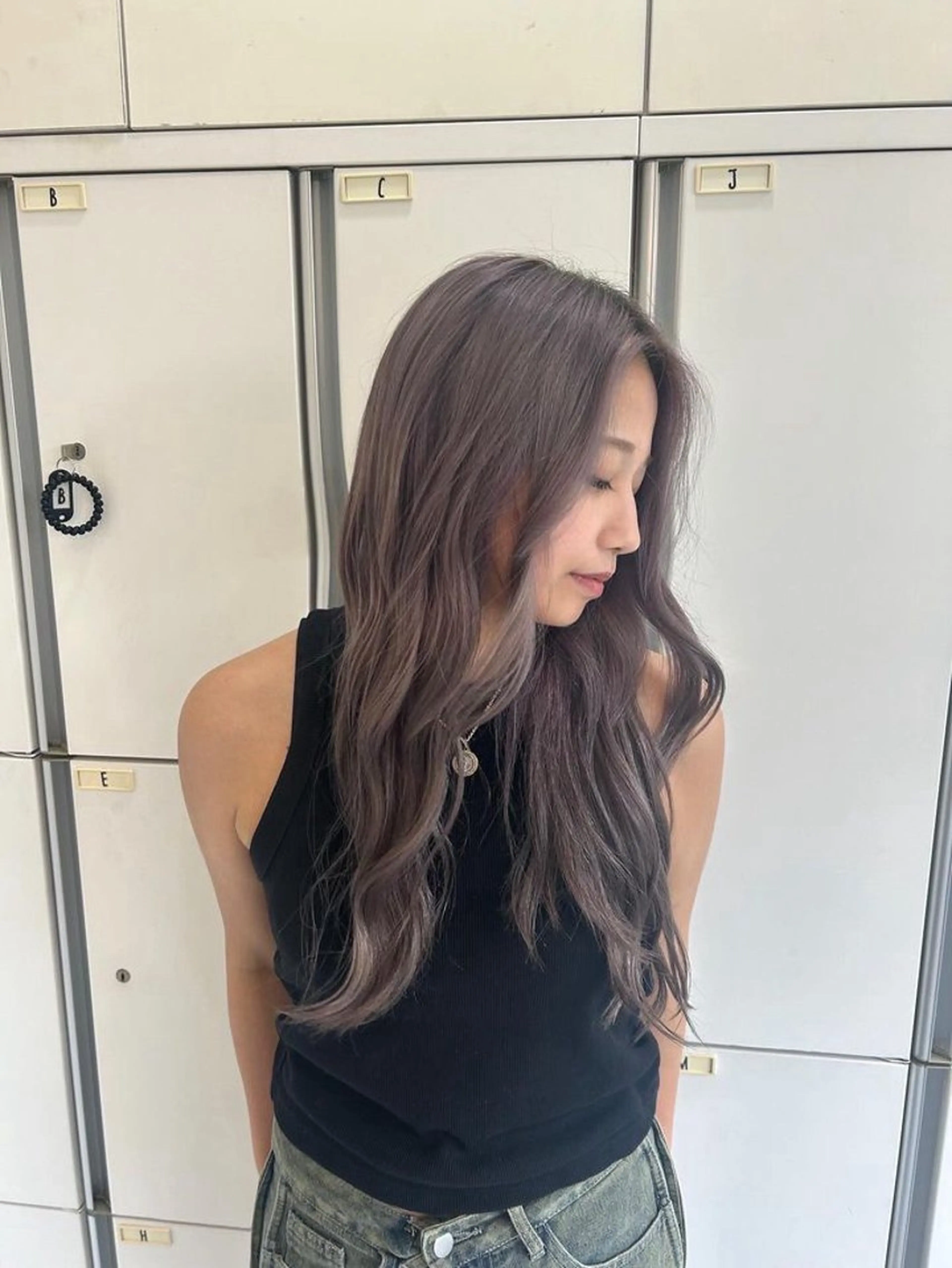 ロング カラー ブリーチ ラベンダーカラー シルバー ヘアカラー Ouka/Wカラー/ 大人艶カラーのヘアスタイル