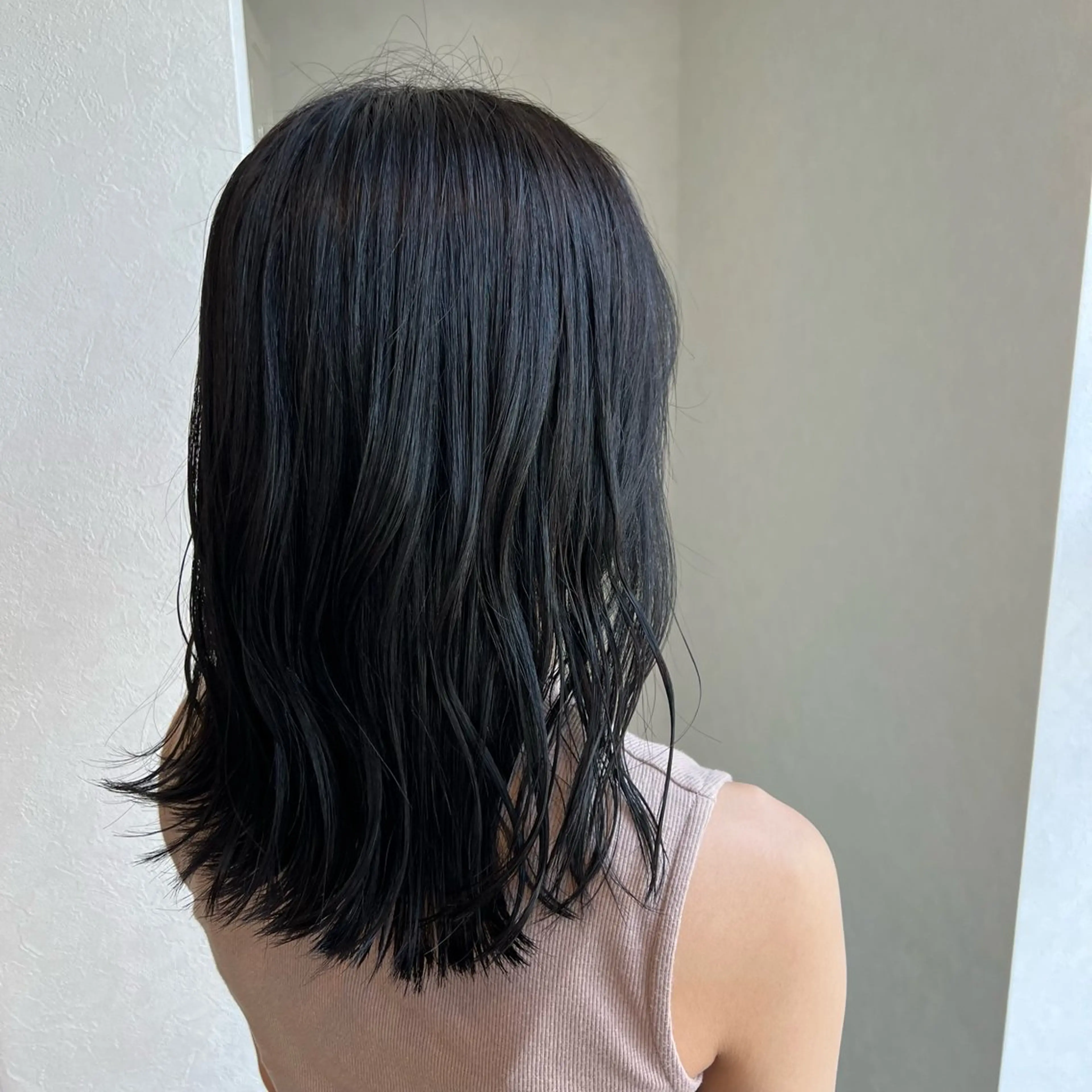 ミディアム カラー ヘアアレンジ ブルーカラー letterby novel  はるみのヘアスタイル