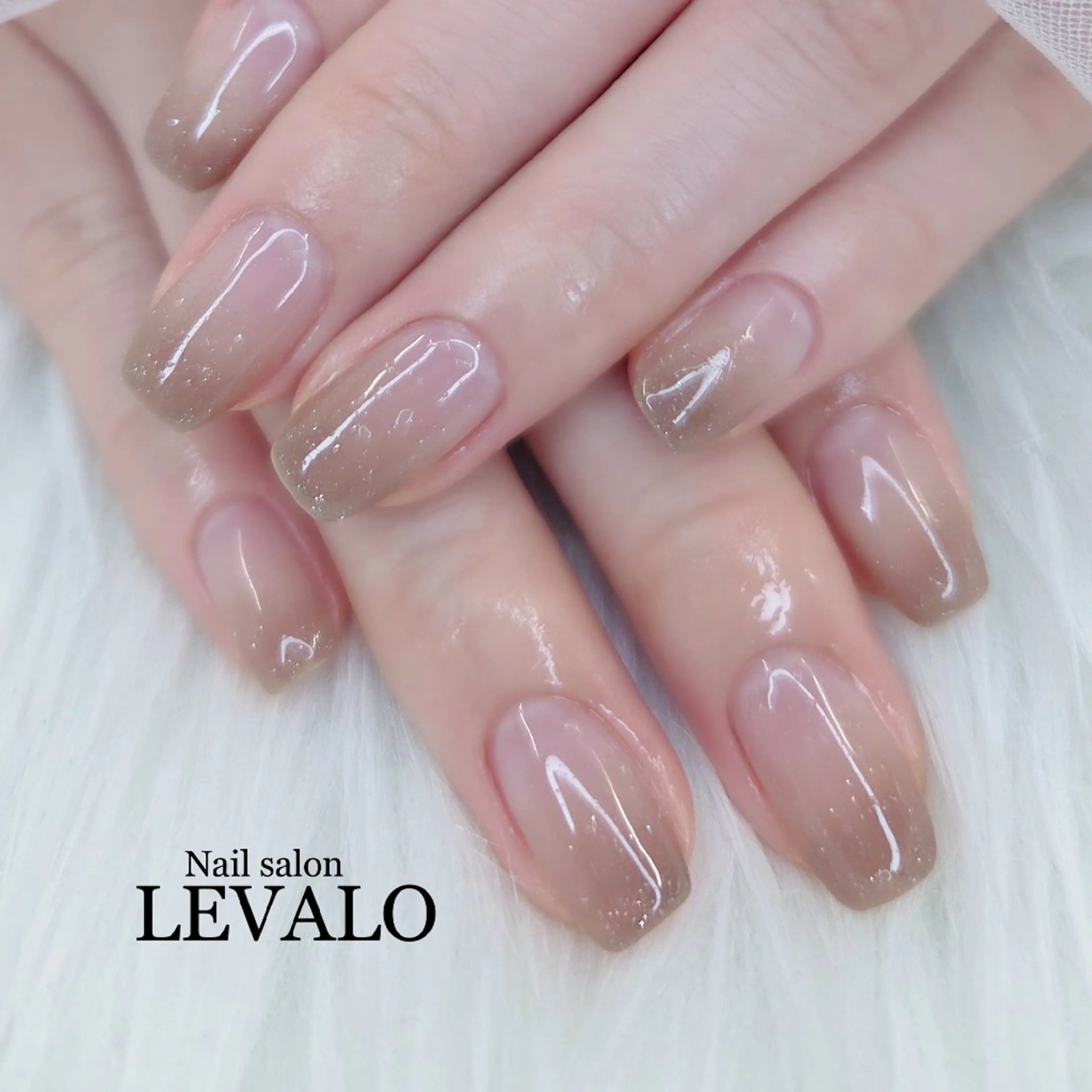ネイル キラキラネイル マグネットネイル ニュアンスネイル シンプルネイル Nail salon LEVALO【レヴァロ】所属・Nail salon LEVALOレヴァロのネイルデザイン