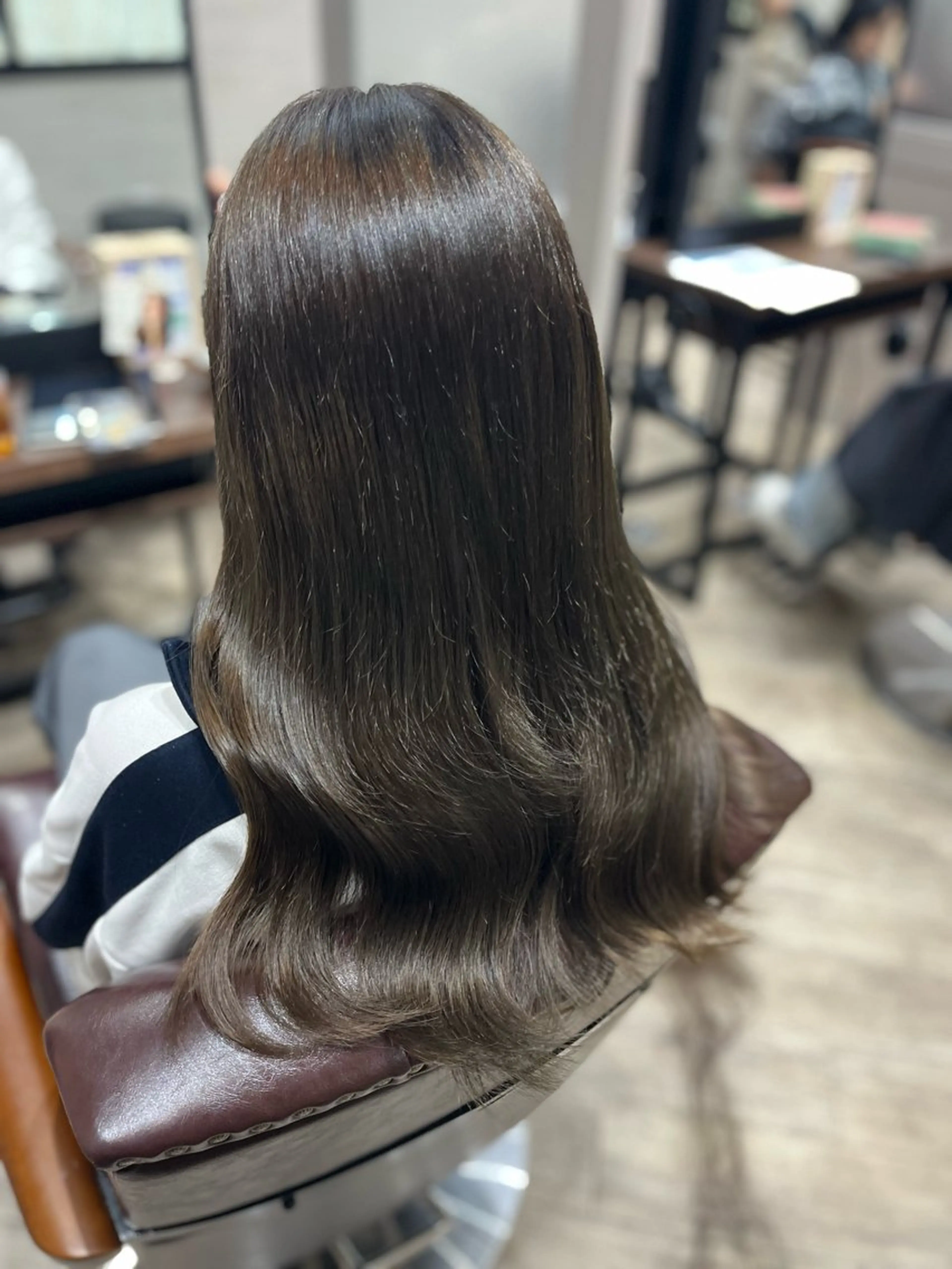 ロング カラー ベージュカラー オリーブベージュ ヘアカラー トリートメント 🫧ぷる艶カラー🫧 Yuubi🦩のヘアスタイル