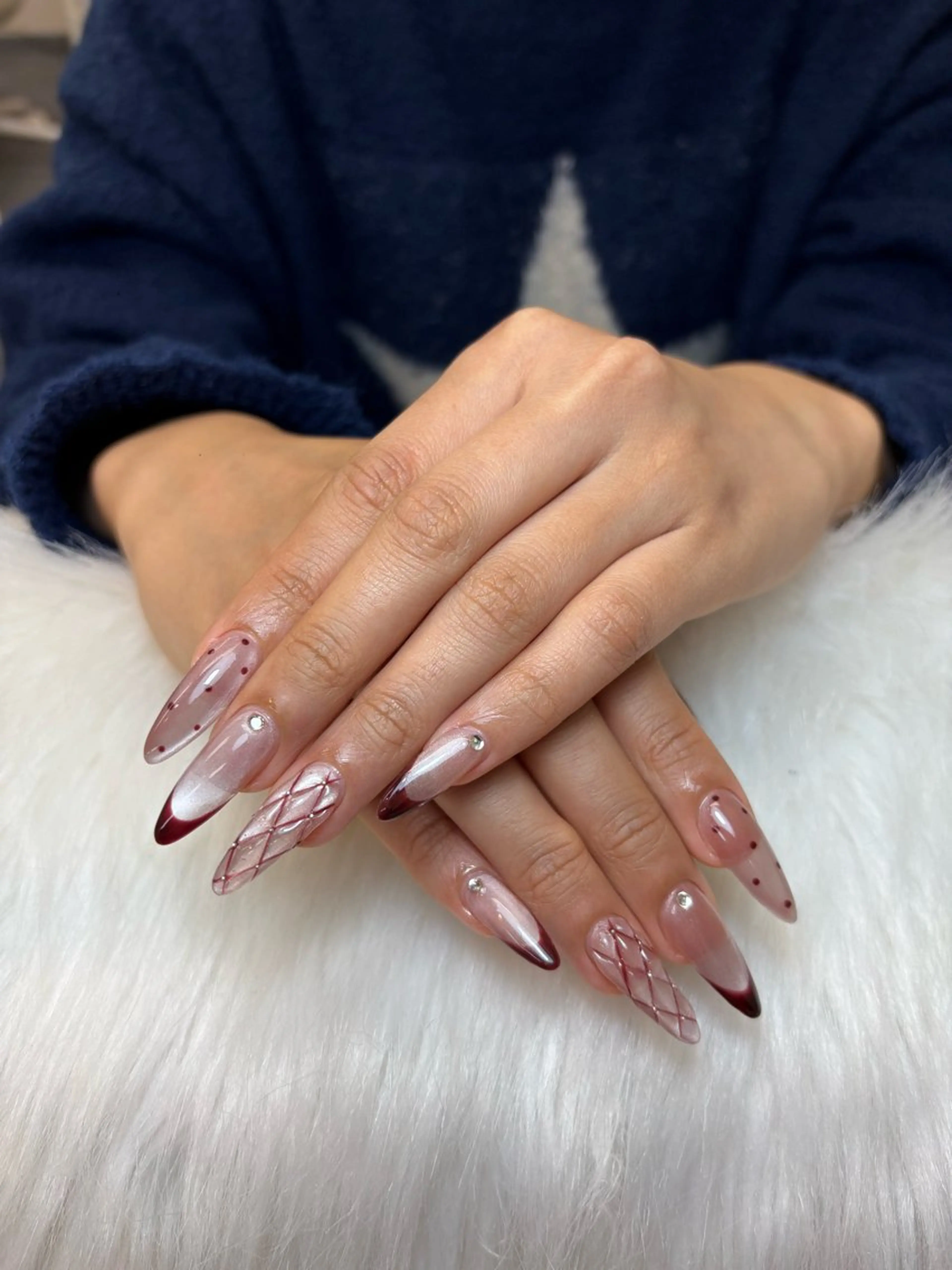 ネイル グラデーション キラキラネイル ワンカラーネイル 冬ネイル Jenn Nail Salonのネイルデザイン