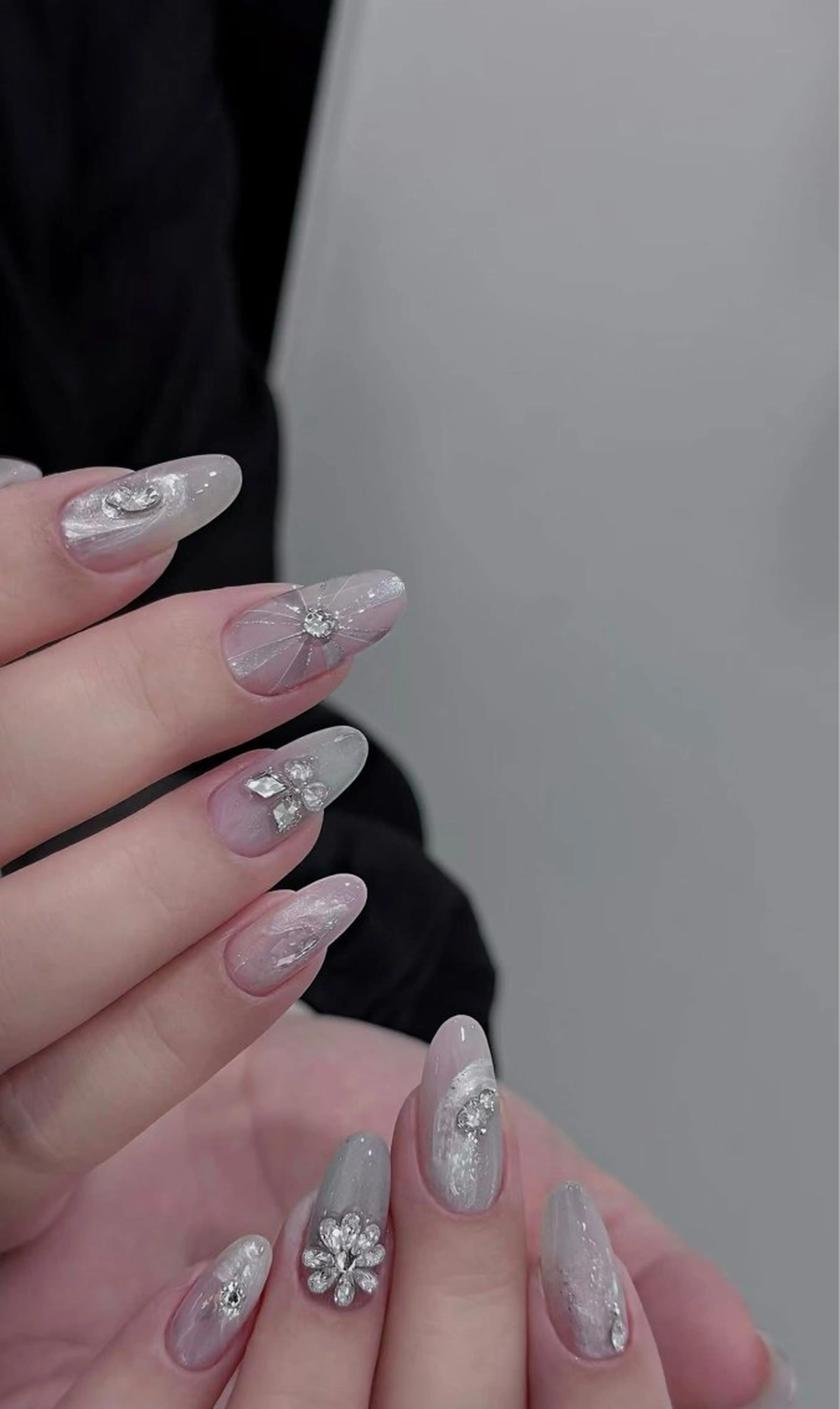 ネイル ジェルネイル ワンカラーネイル ソフトジェル ストーンネイル ネイルチップ ハンドネイル Minette nailHuongのネイルデザイン