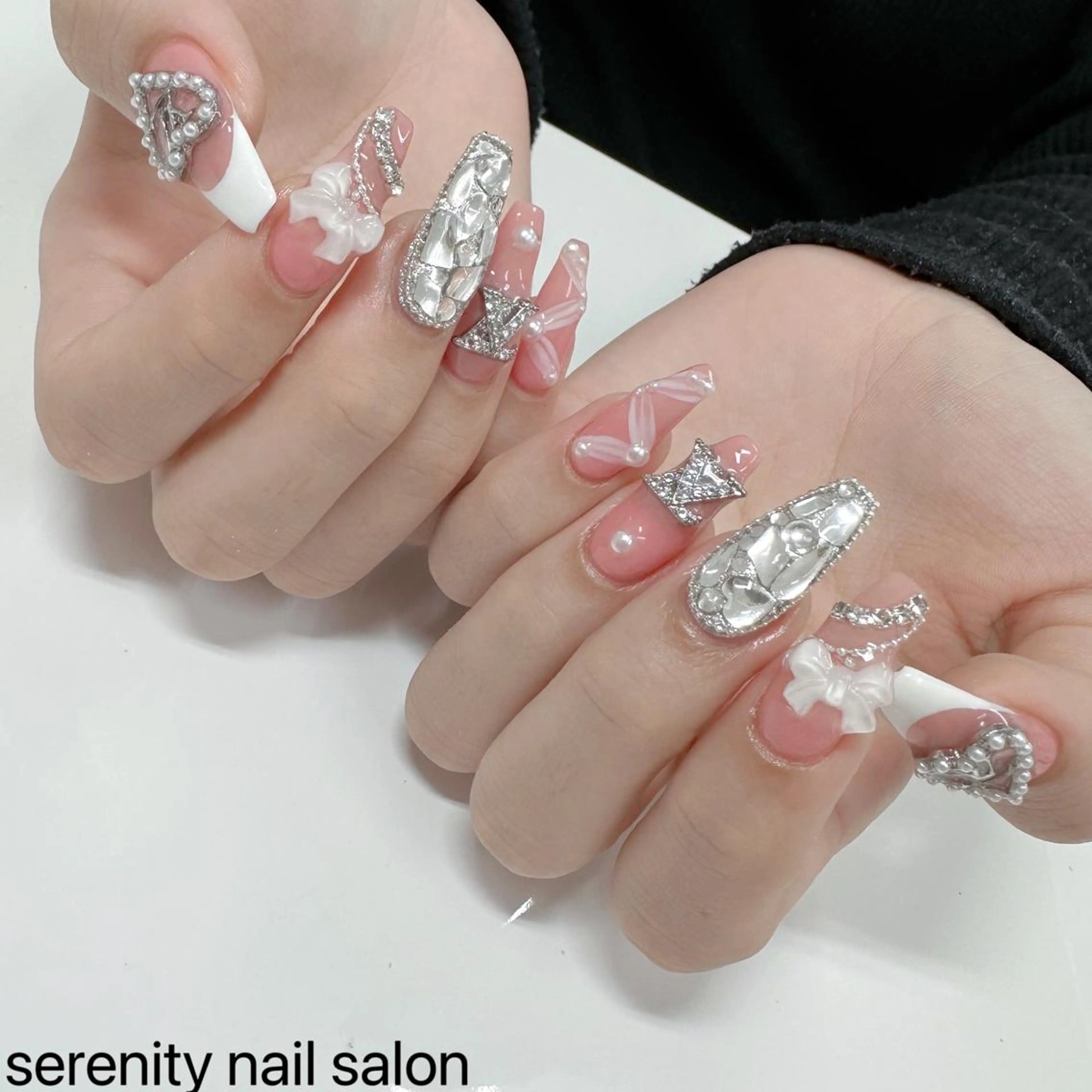 ネイル ハンドネイル ハンドケア ✨Serenity Nail salonのネイルデザイン