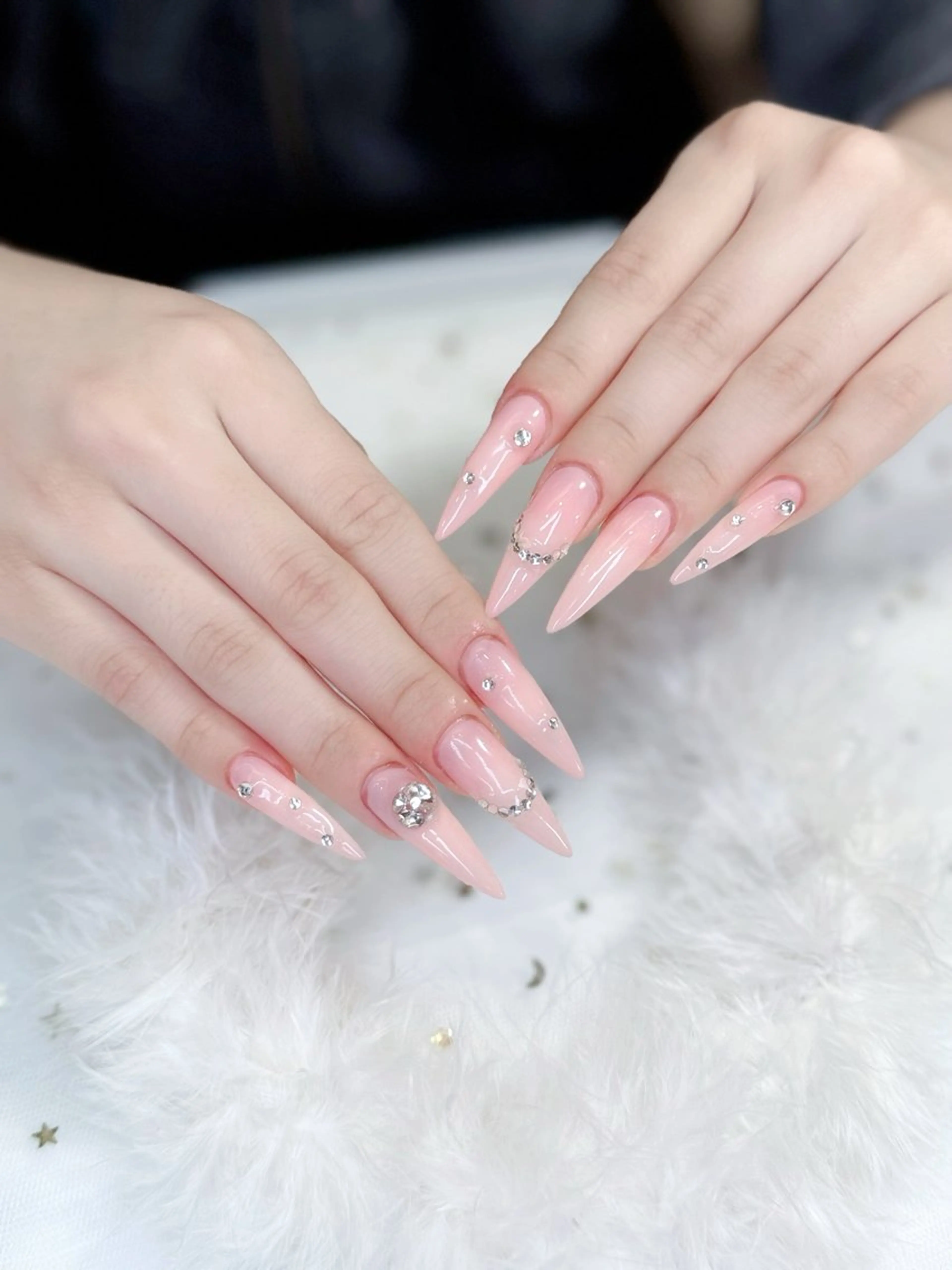 セミロング ハンドネイル Chann Channのネイルデザイン