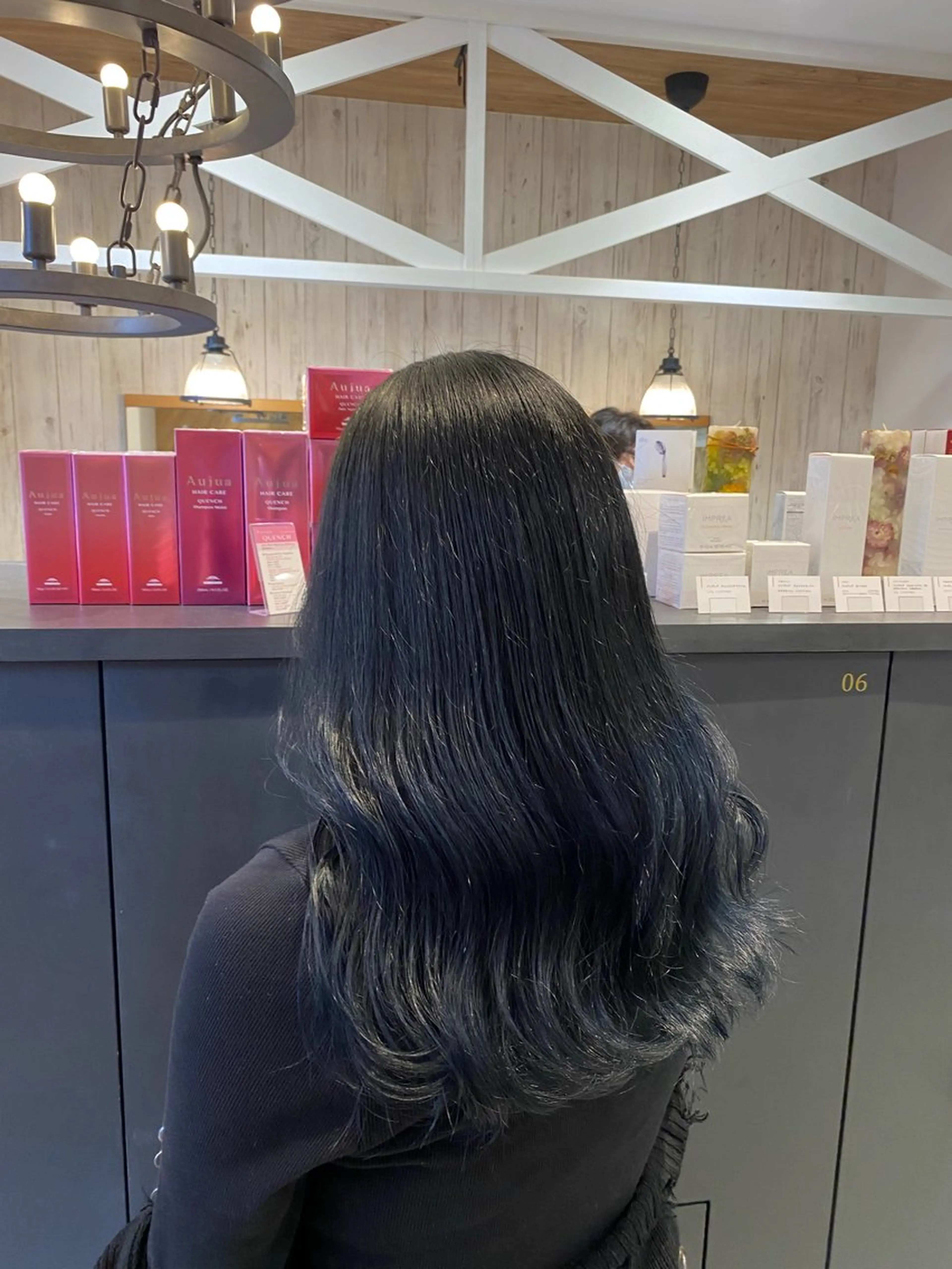 ロング カラー 黒髪 ブルーカラー ブルーブラック 柴田 枝利子のヘアスタイル