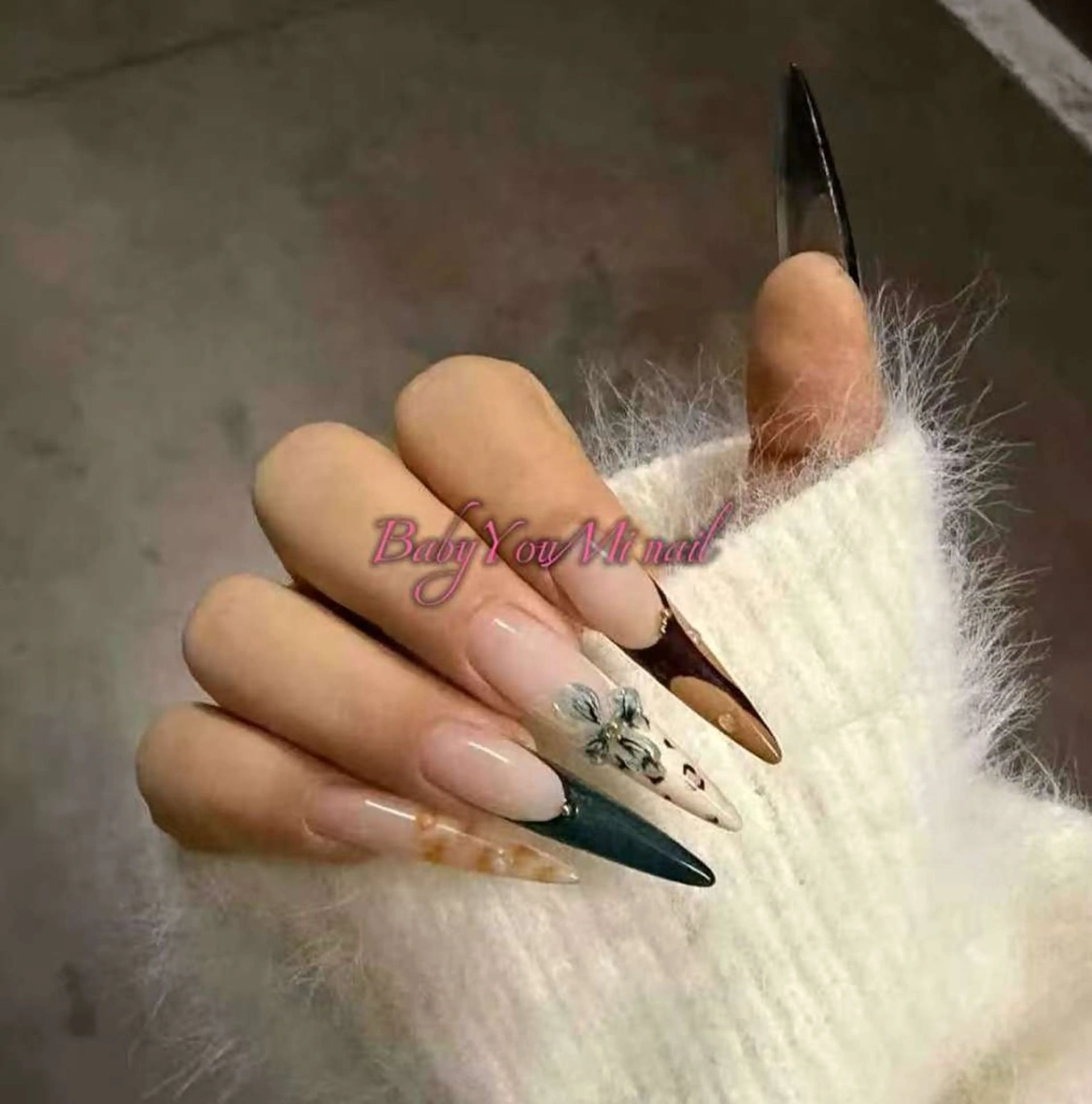 ネイル オーロラネイル フラワーネイル フットネイル フレンチネイル ジェルネイル ハンドネイル 相沢 さやかのネイルデザイン