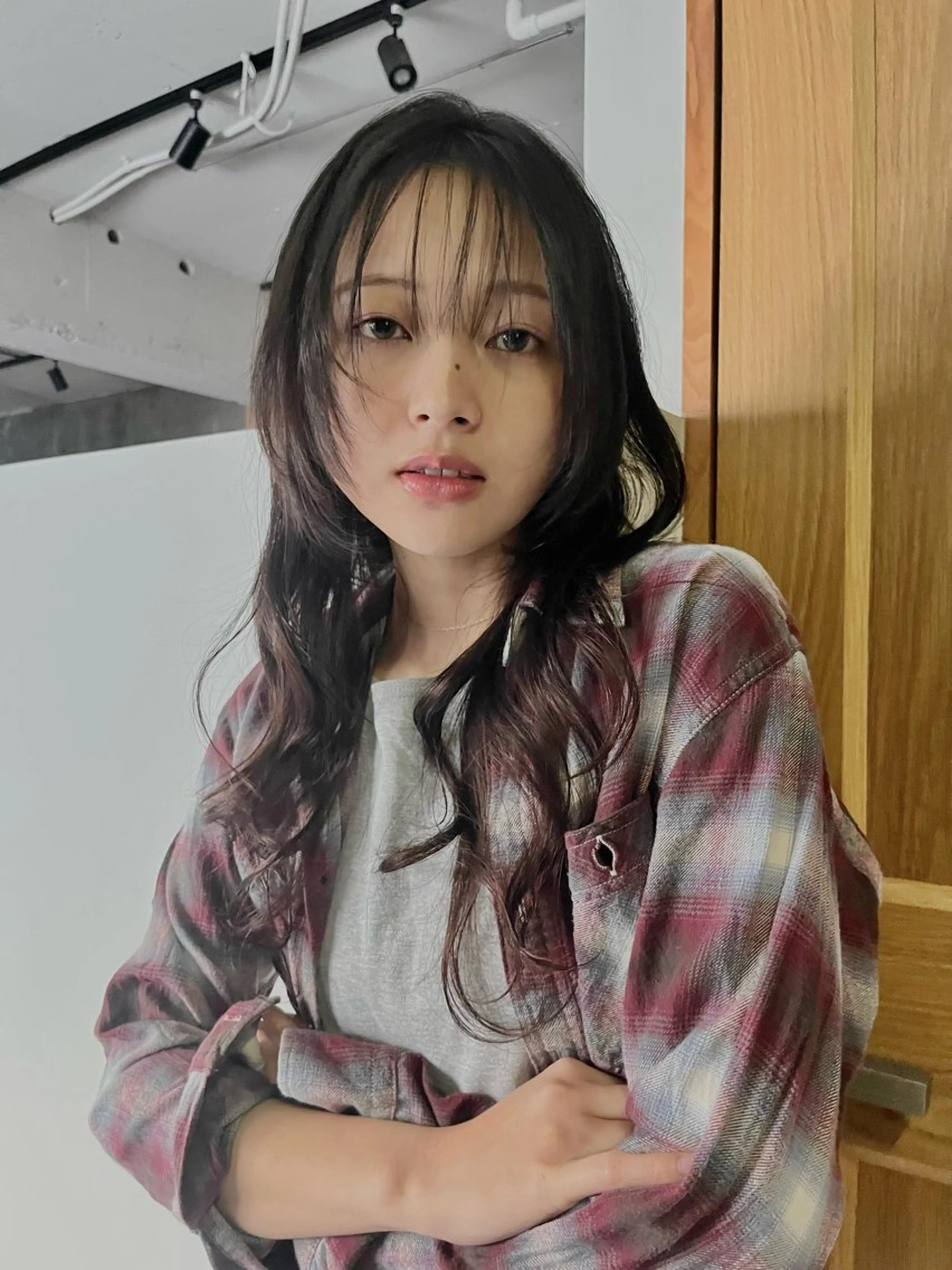 ロング カラー ブラウンカラー デザインカット 顔周りカット レイヤーカット くすみカラー/海外 レイヤー/ ローレンのヘアスタイル