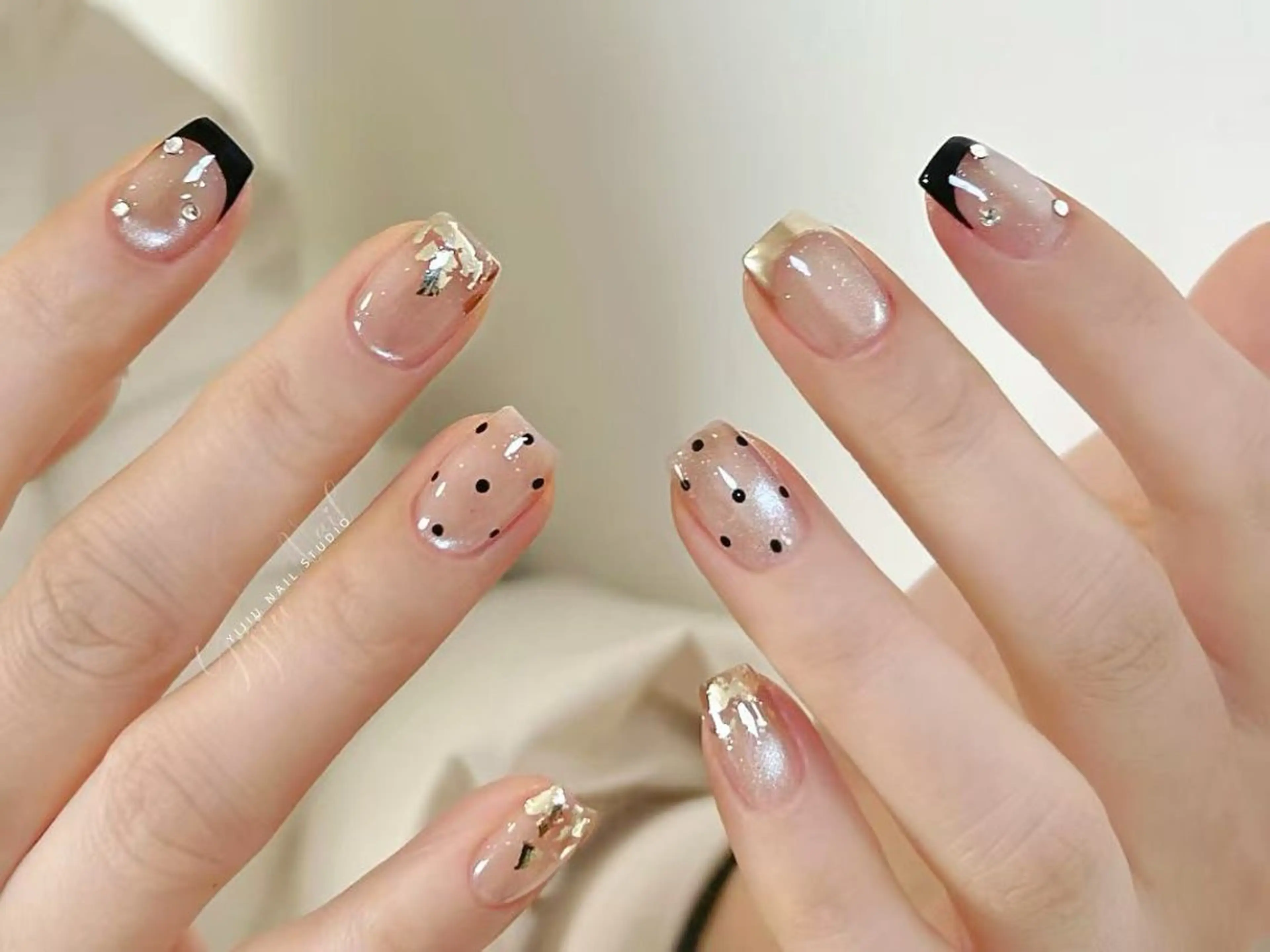 ネイル ゴールド オフィスネイル シンプルネイル ハンドネイル ハンドケア DarkHoney 池袋店のネイルデザイン