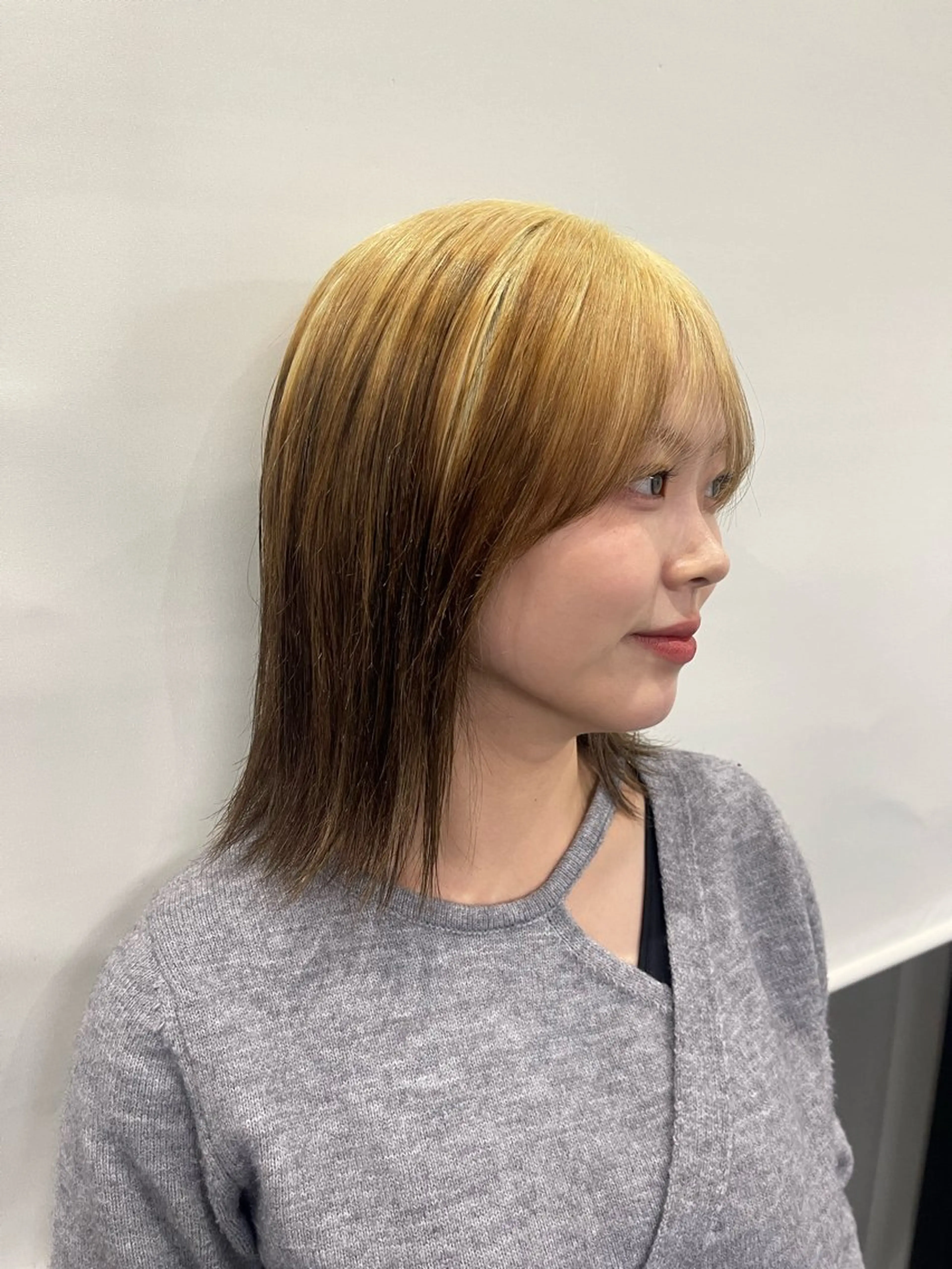 ミディアム カラー ブリーチ ブロンド inchelsea ririkaのヘアスタイル