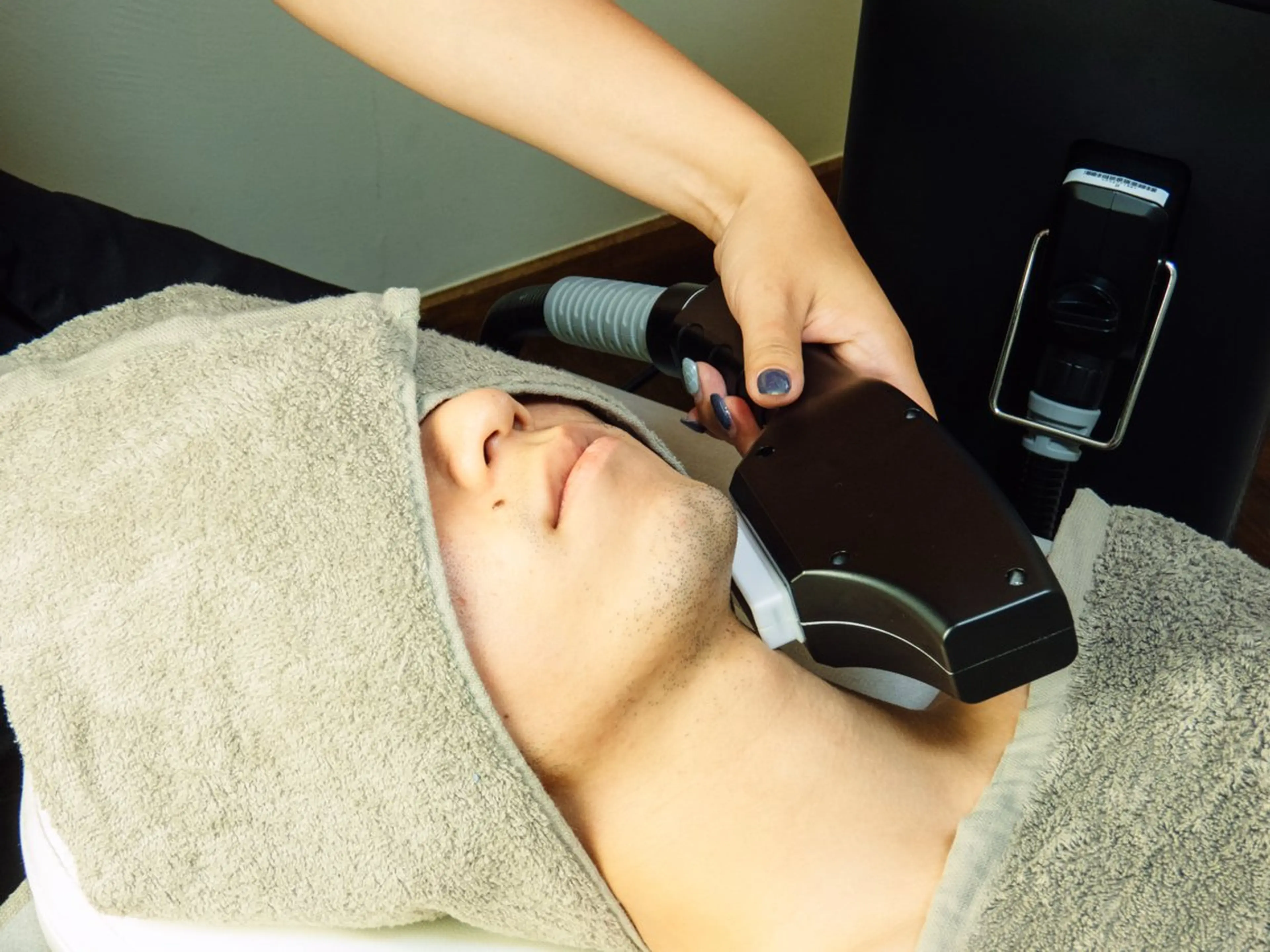 メンズ 脱毛 エドワーズ 亜理沙のエステ・リラクイメージ