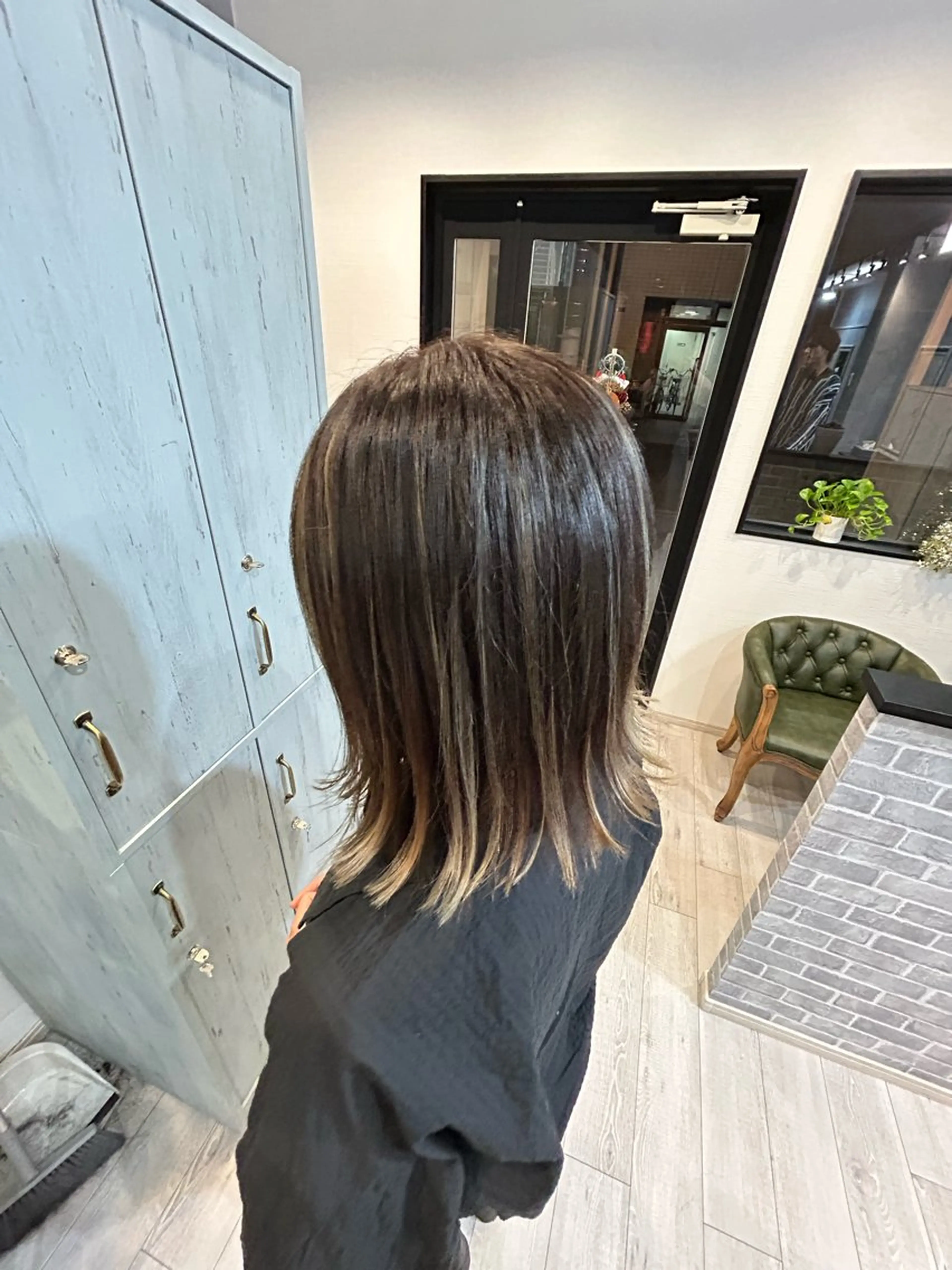 ミディアム 成瀬 葵のヘアスタイル