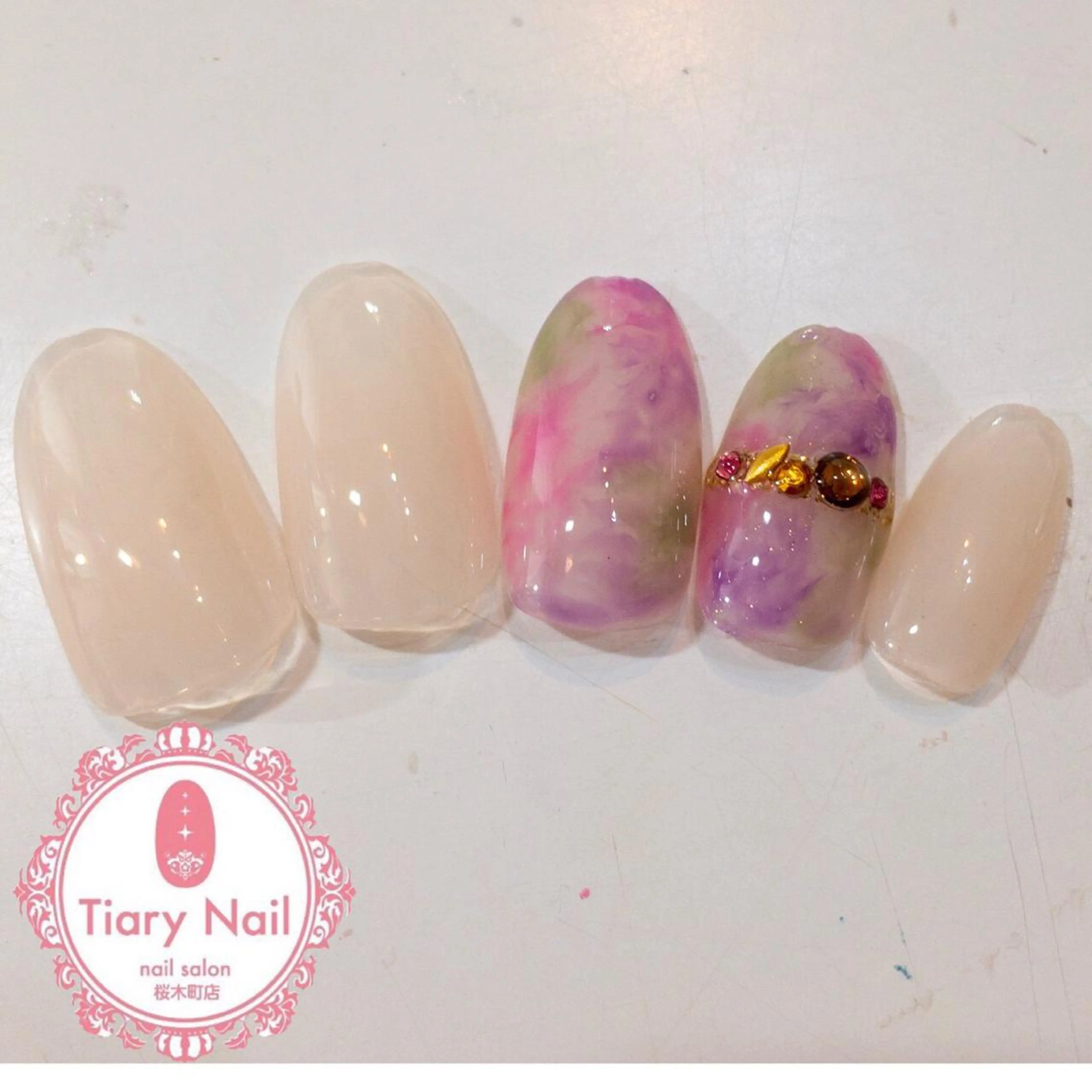 ネイル tiarynail K K🐼のネイルデザイン