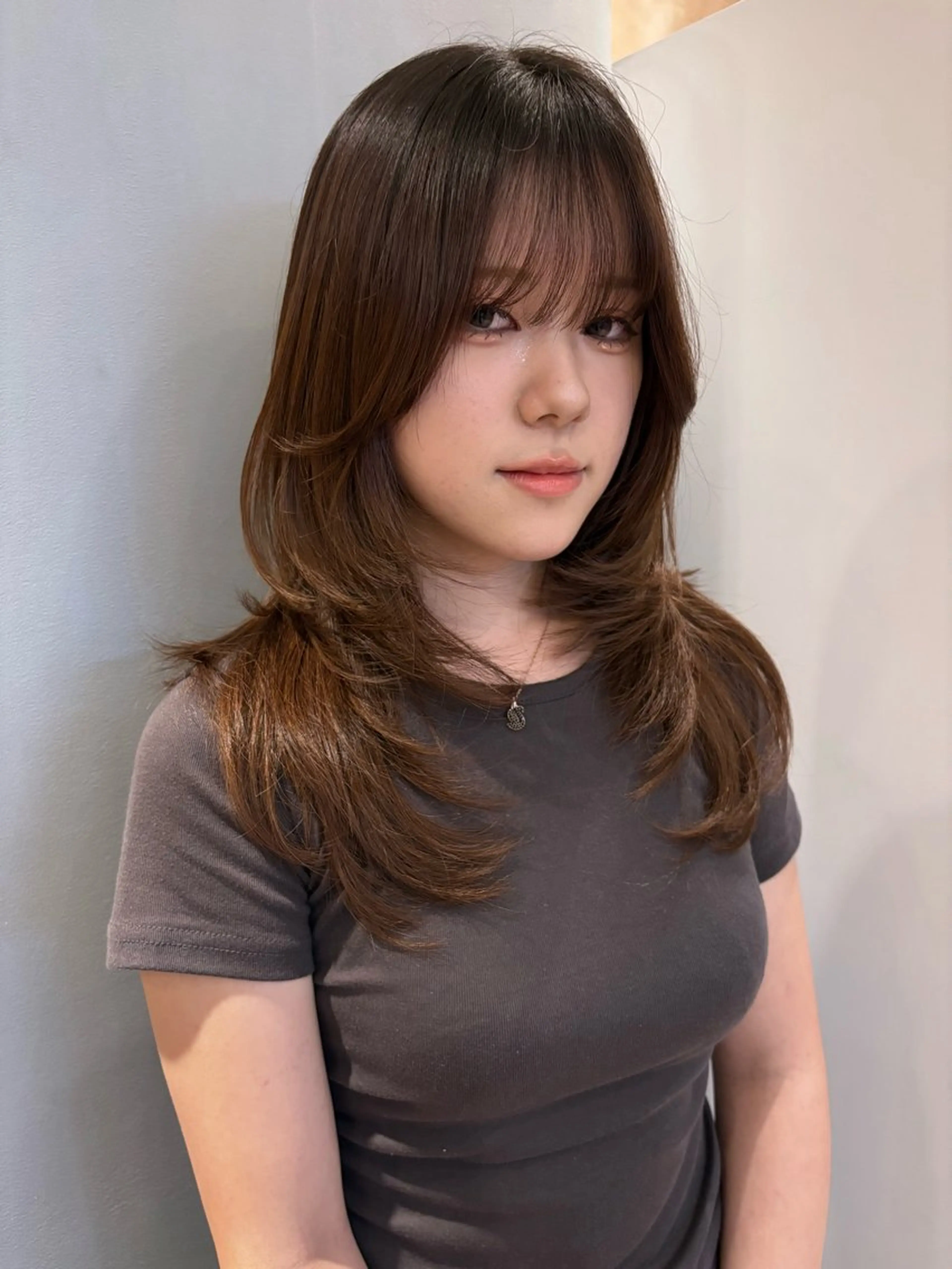 ロング カット lot Kanau ハイトーン／デザインのヘアスタイル