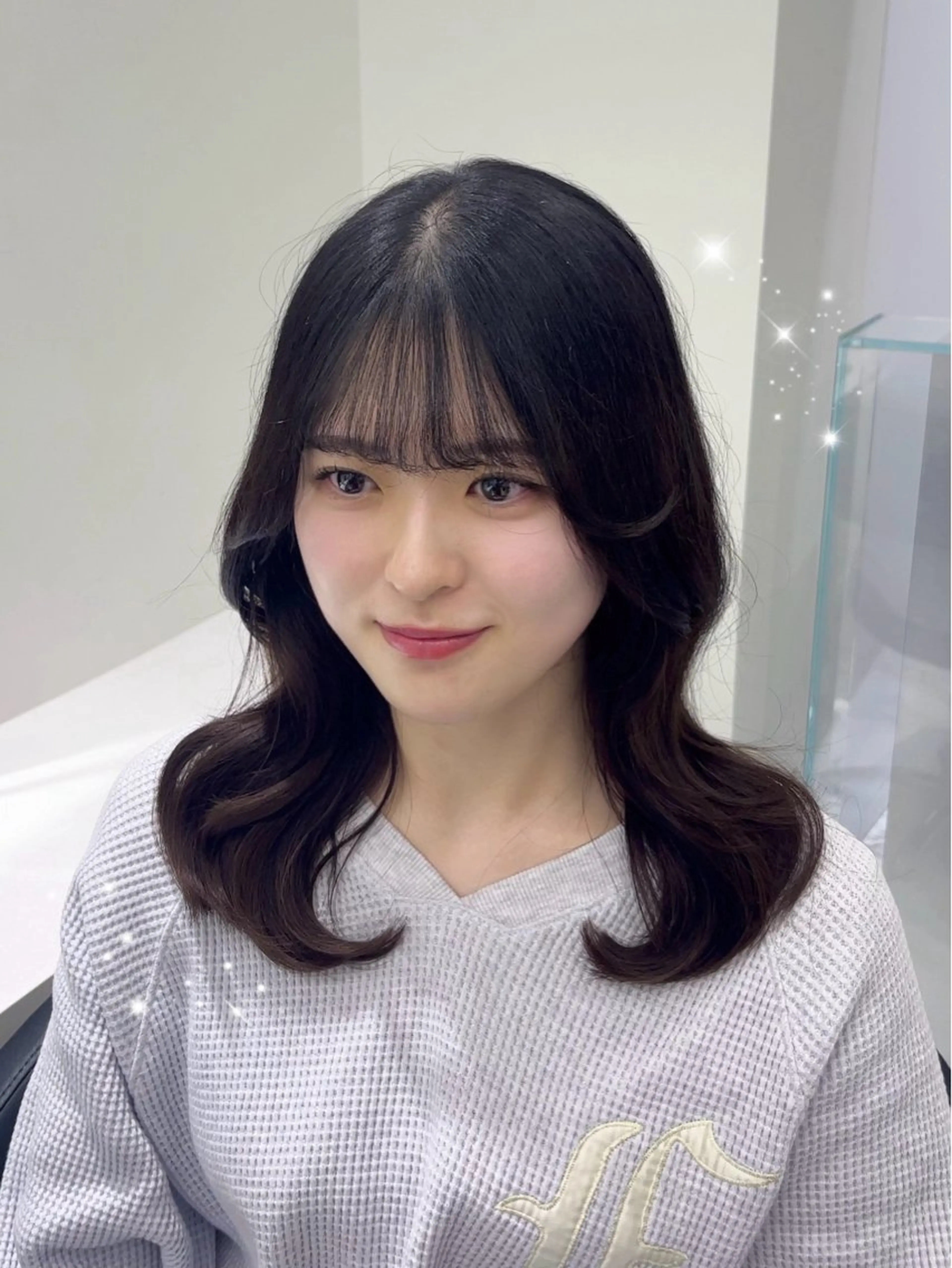 セミロング ヘアアレンジ くびれヘア 韓国風ヘア ヘアセット ハイトーンカラー💞 くるみ🎀のヘアスタイル