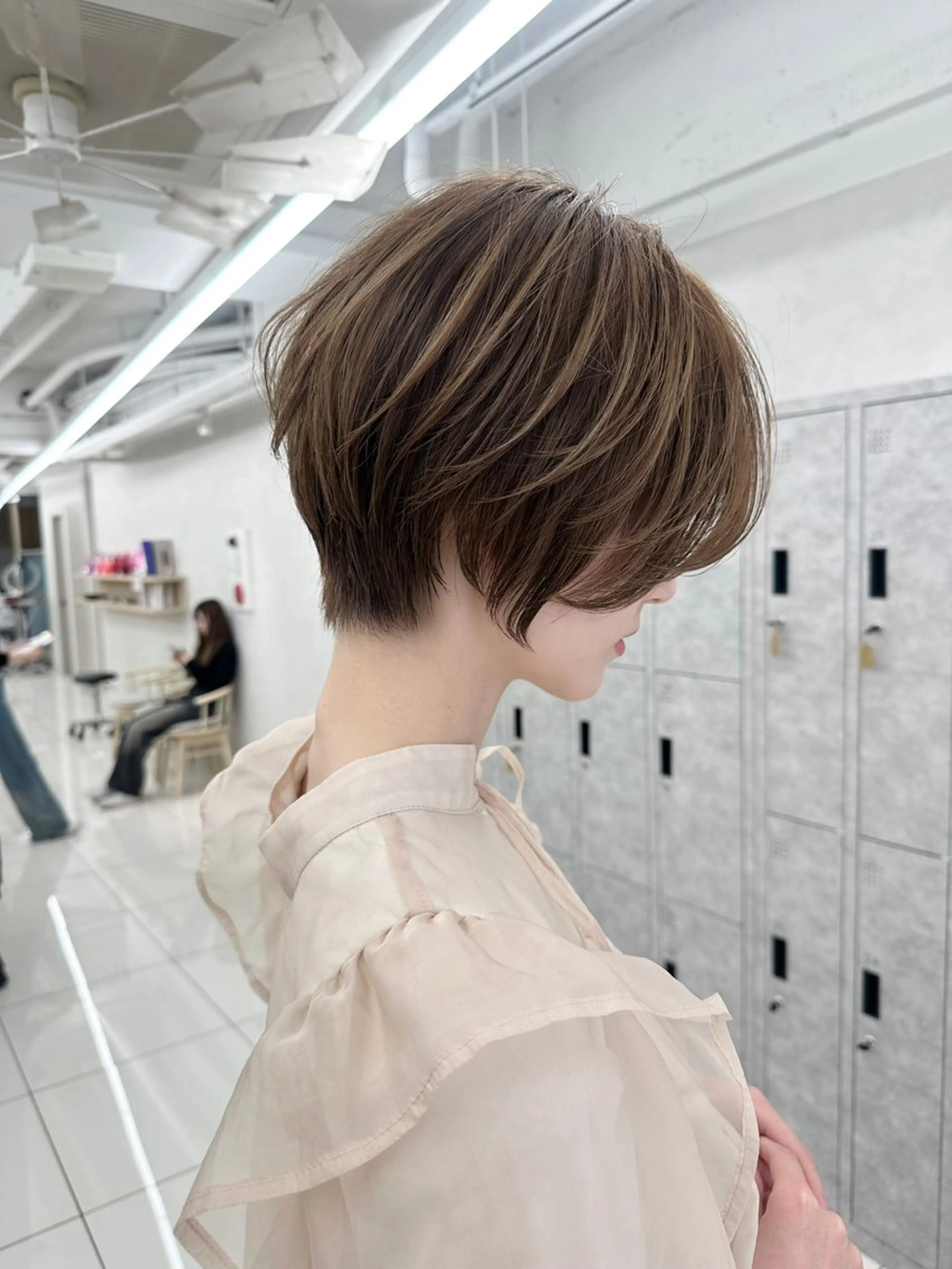 ショート カラー バレイヤージュ ハイライトカラー ハイライト レイヤーカット カット ヘアカラー 🇰🇷韓国ヘア★ 副店長.쿠리타⭐︎のヘアスタイル