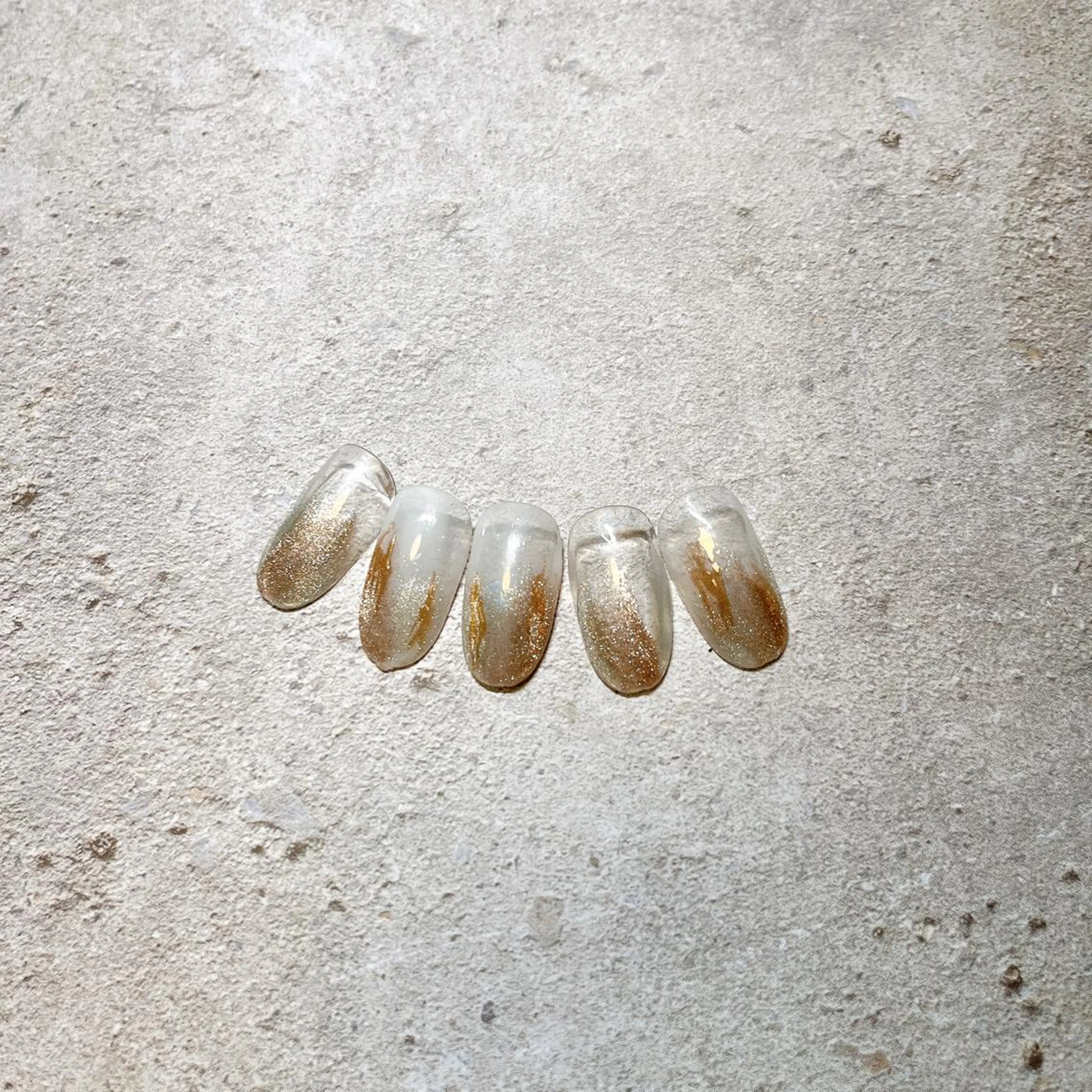 ネイル アートネイル ジェルネイル 氷ネイル・うるうるネイル キラキラネイル オフィスネイル 🧸 Emiri🫧のマツエク・マツパデザイン