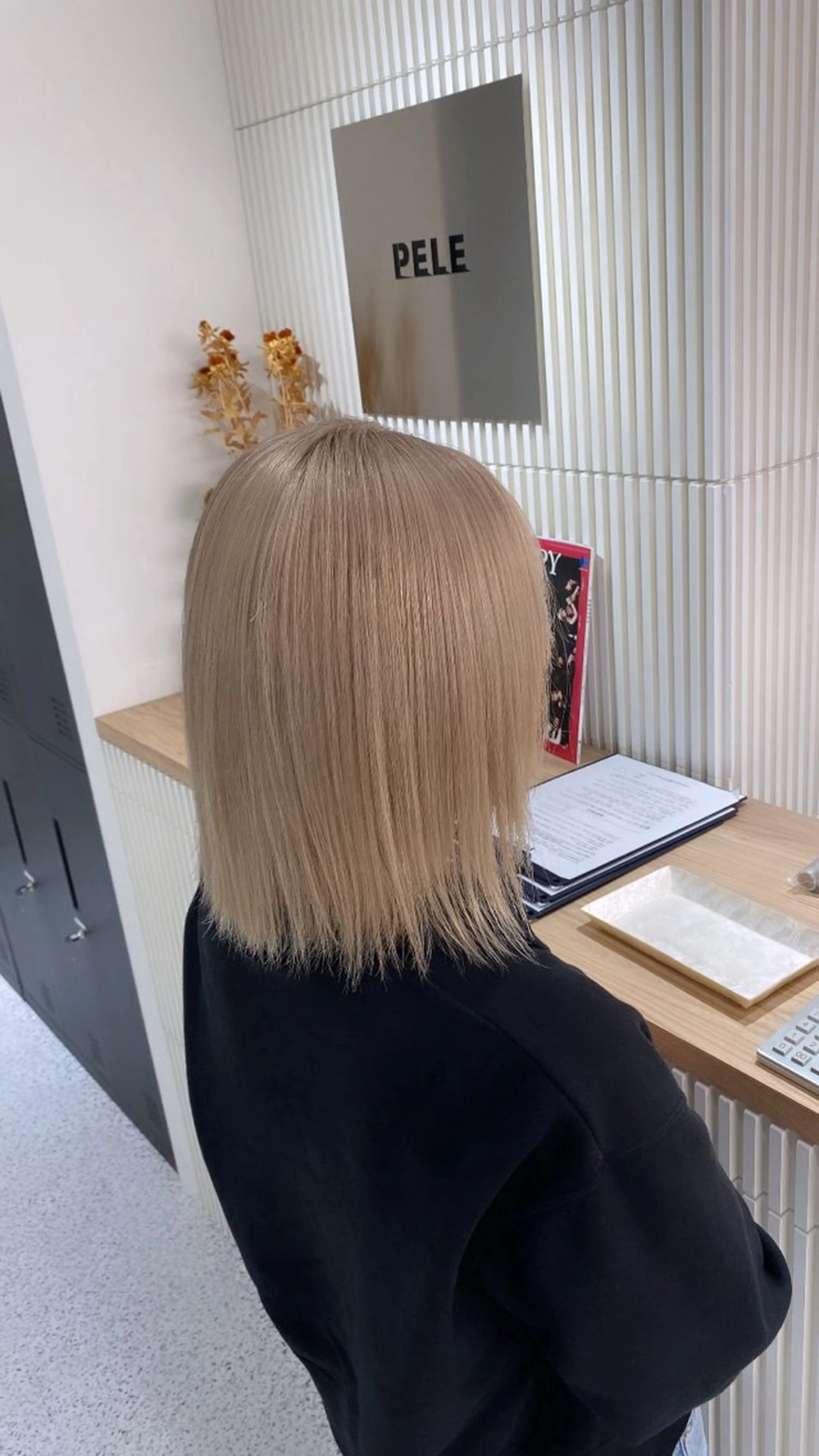 ミディアム カラー ベージュカラー ダブルカラー ハイトーンカラー カットモデル様無料 💎saaya💎のヘアスタイル