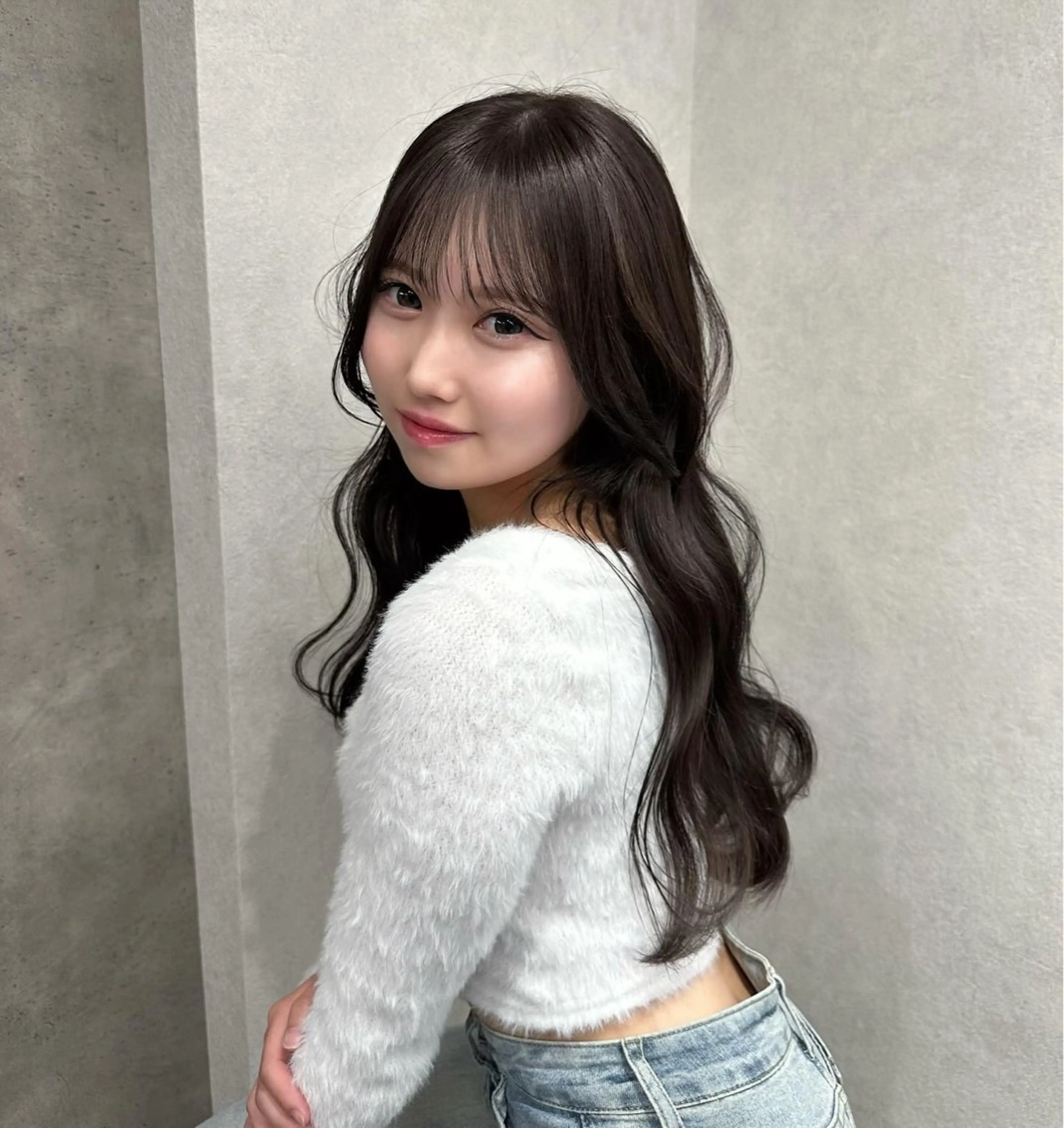 ロング カラー 🎀透明感カラー 𝐂𝐇𝐈𝐒𝐀のヘアスタイル