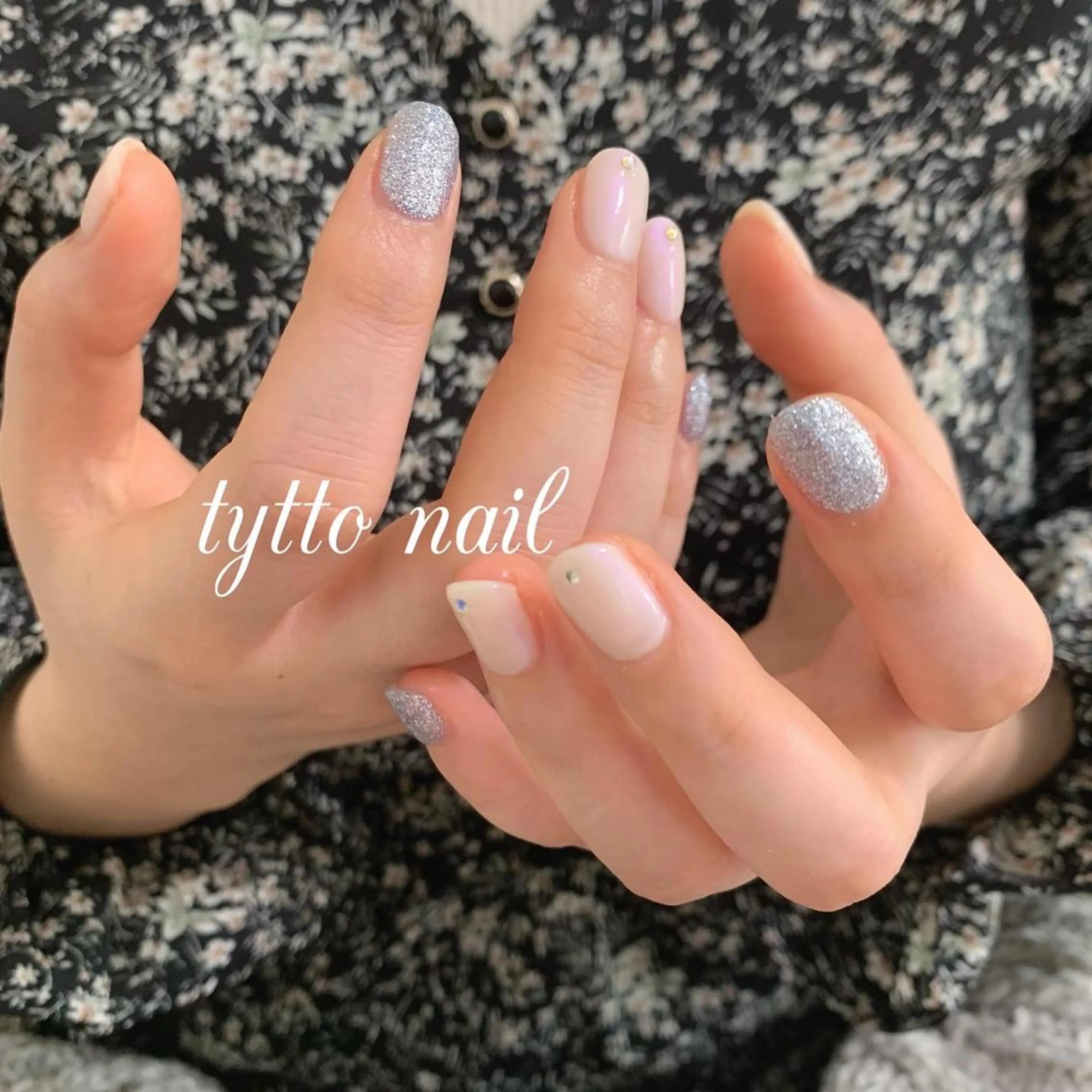 ネイル オーロラネイル 韓国ネイル ラメ(グリッター) ワンカラーネイル ストーンネイル ハンドネイル tytto nail ❤︎‪‪eri‪‪のネイルデザイン
