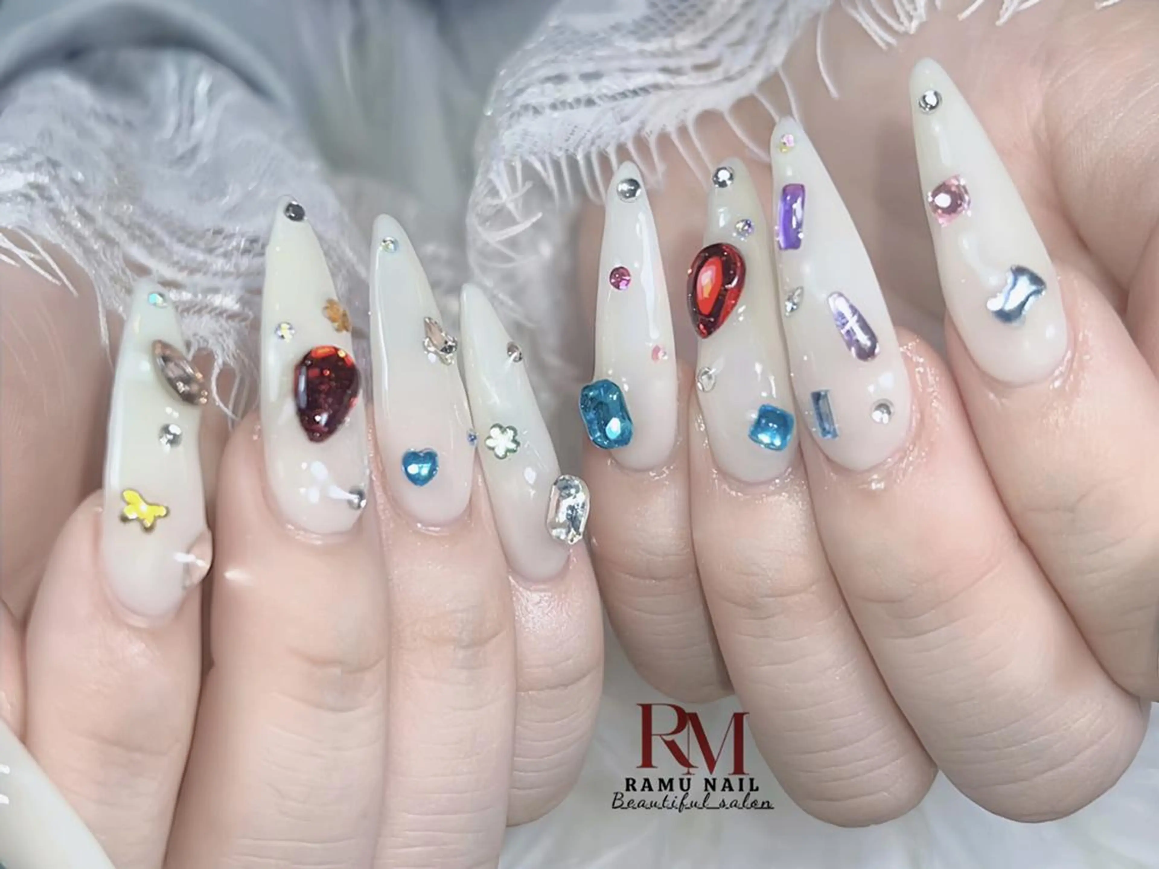 ネイル アートネイル チークネイル 長さ出し フレンチネイル グラデーション ハンドネイル RAMU_Nail 池袋店のネイルデザイン