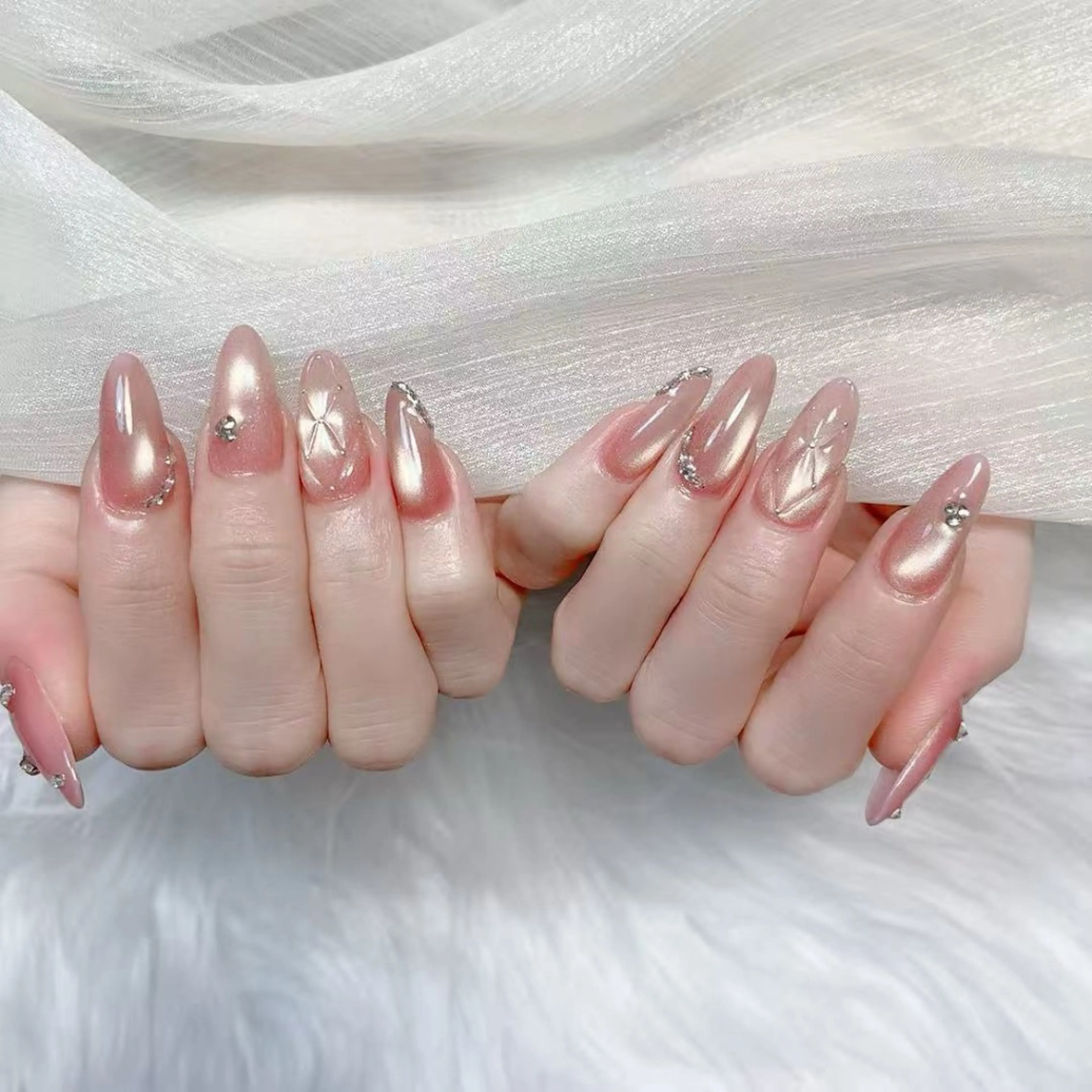 ネイル アニマル柄 チークネイル フラッシュネイル フットネイル フレンチネイル ハンドネイル B·U Nail大宮 長さだし専門店のネイルデザイン