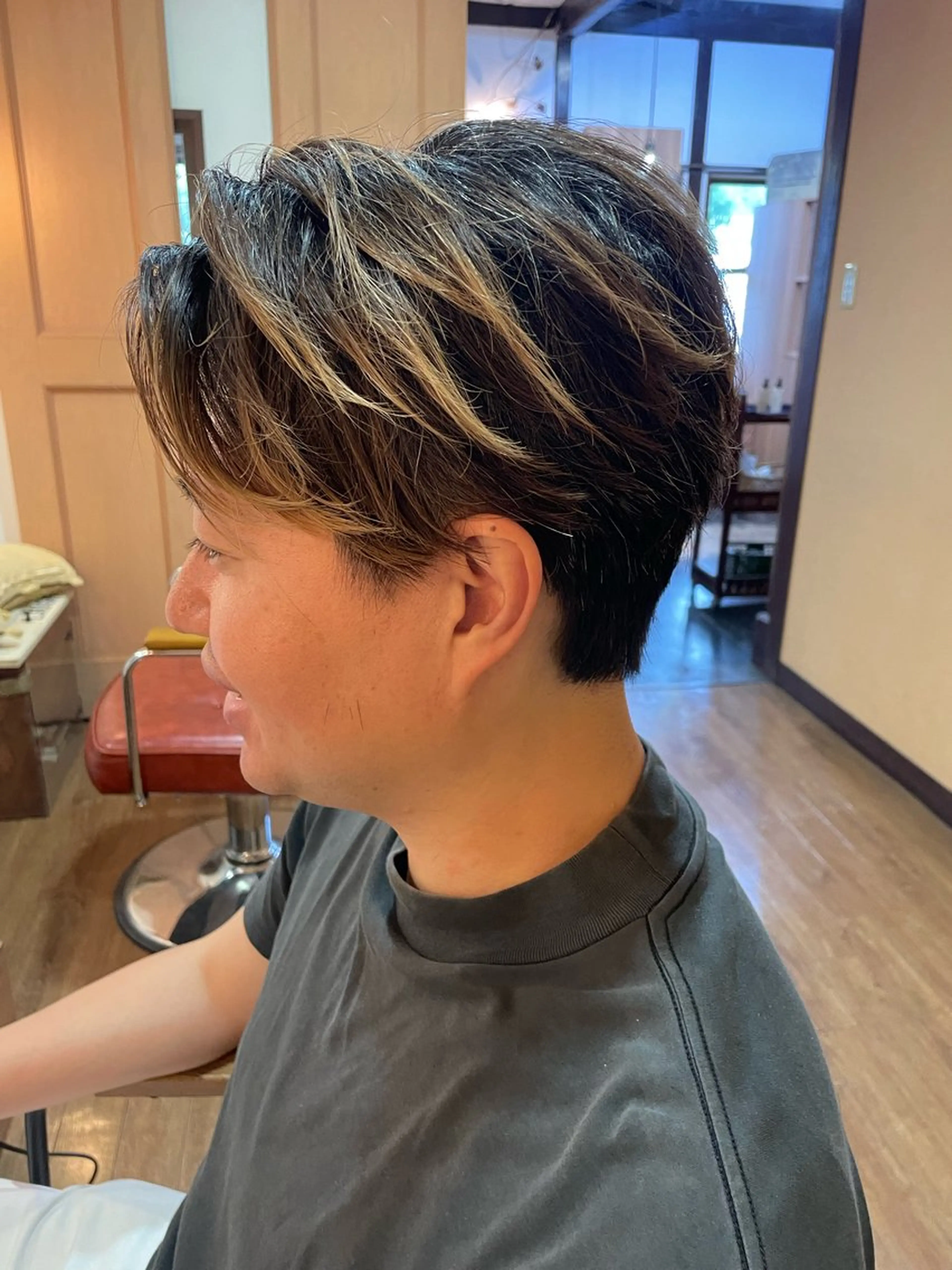 メンズ オールバック マッシュ 刈り上げ 黒川 名津美のヘアスタイル