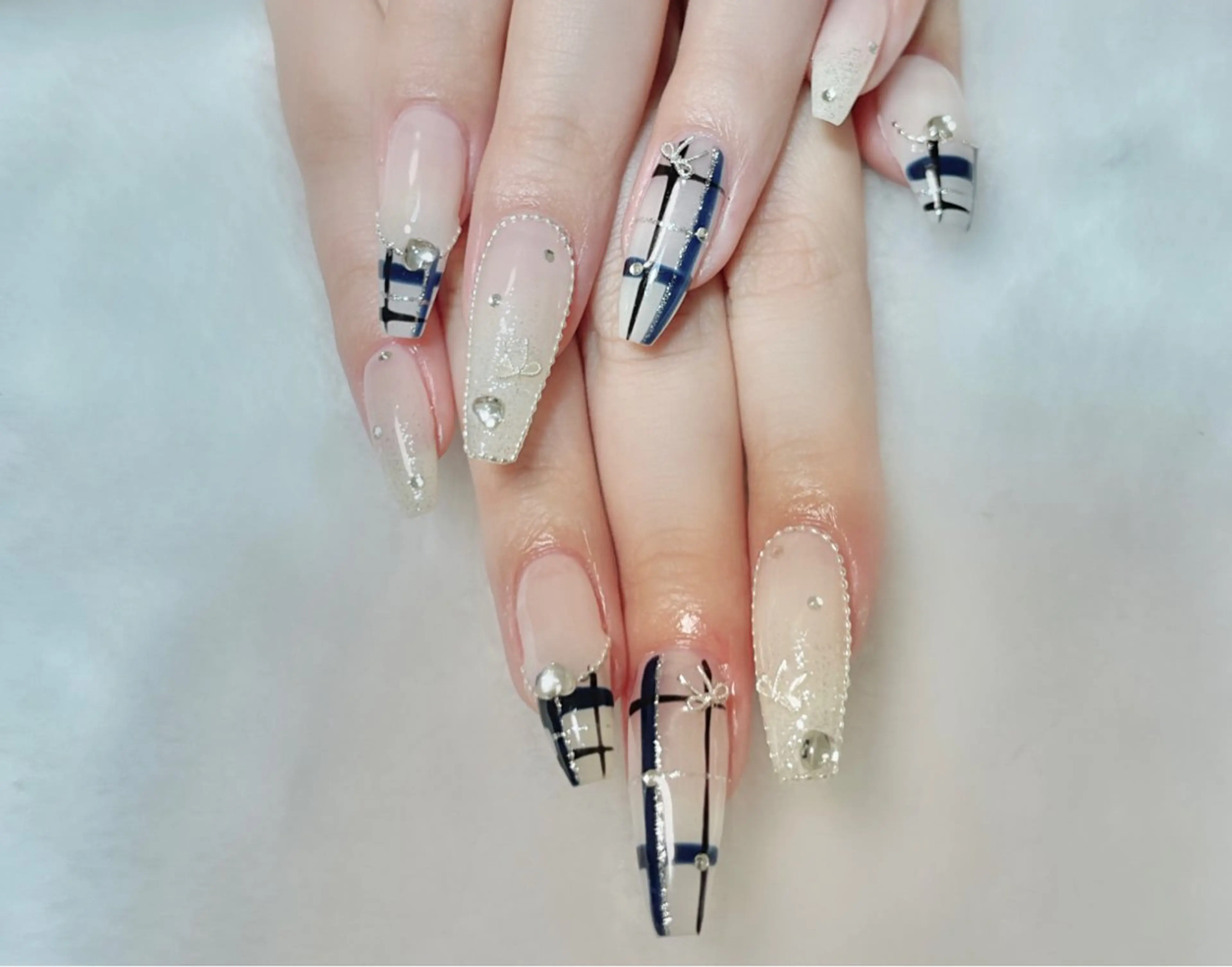 ネイル 長さ出し 持ち込み Amina nail salonのネイルデザイン