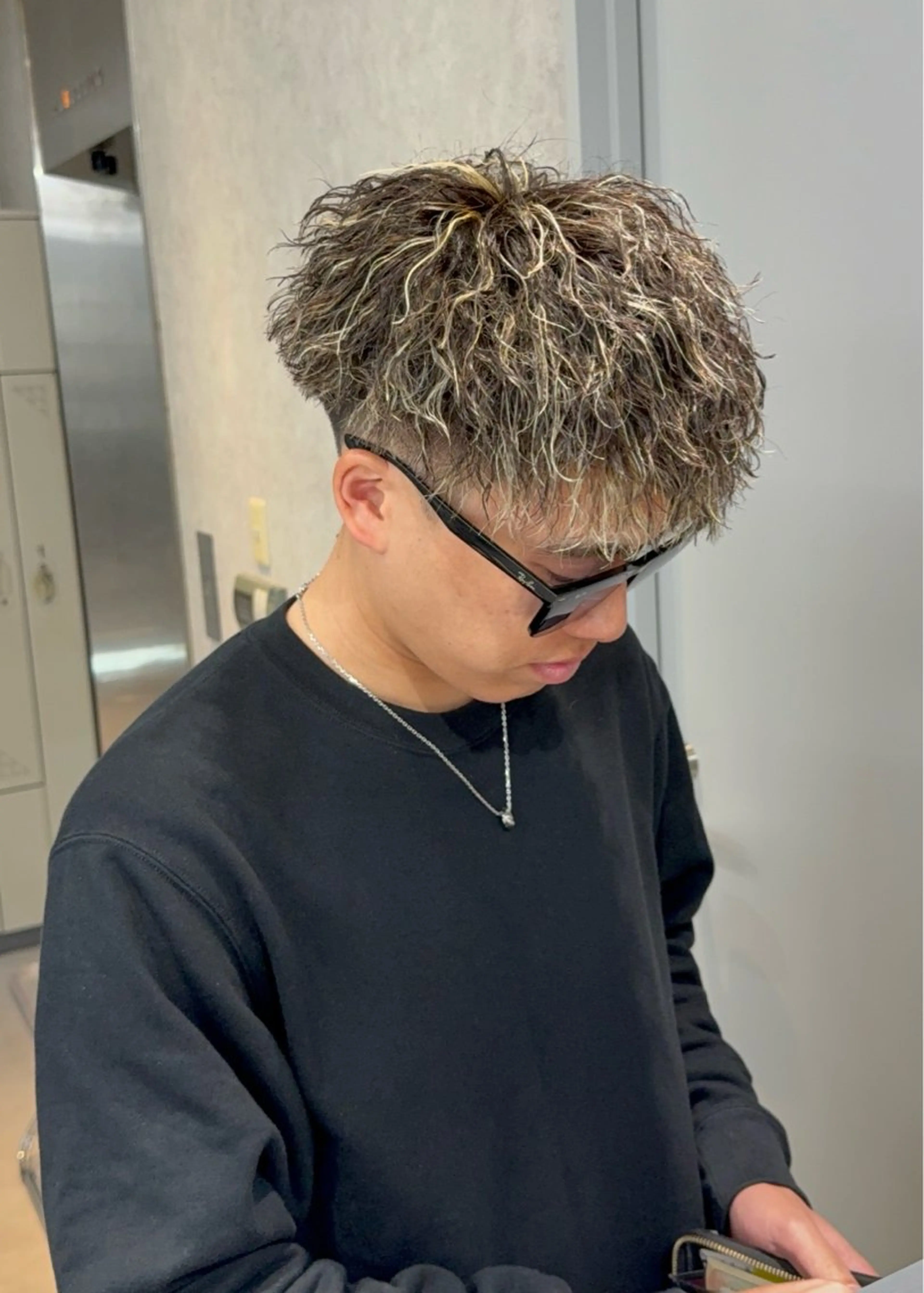 ショート カラー パーマ メンズ メンズメッシュ メンズパーマ メンズツイストパーマ メッシュ ツイストパーマ カット ヘアカラー メンズパーマ職人/ 天神/tatsukiのヘアスタイル