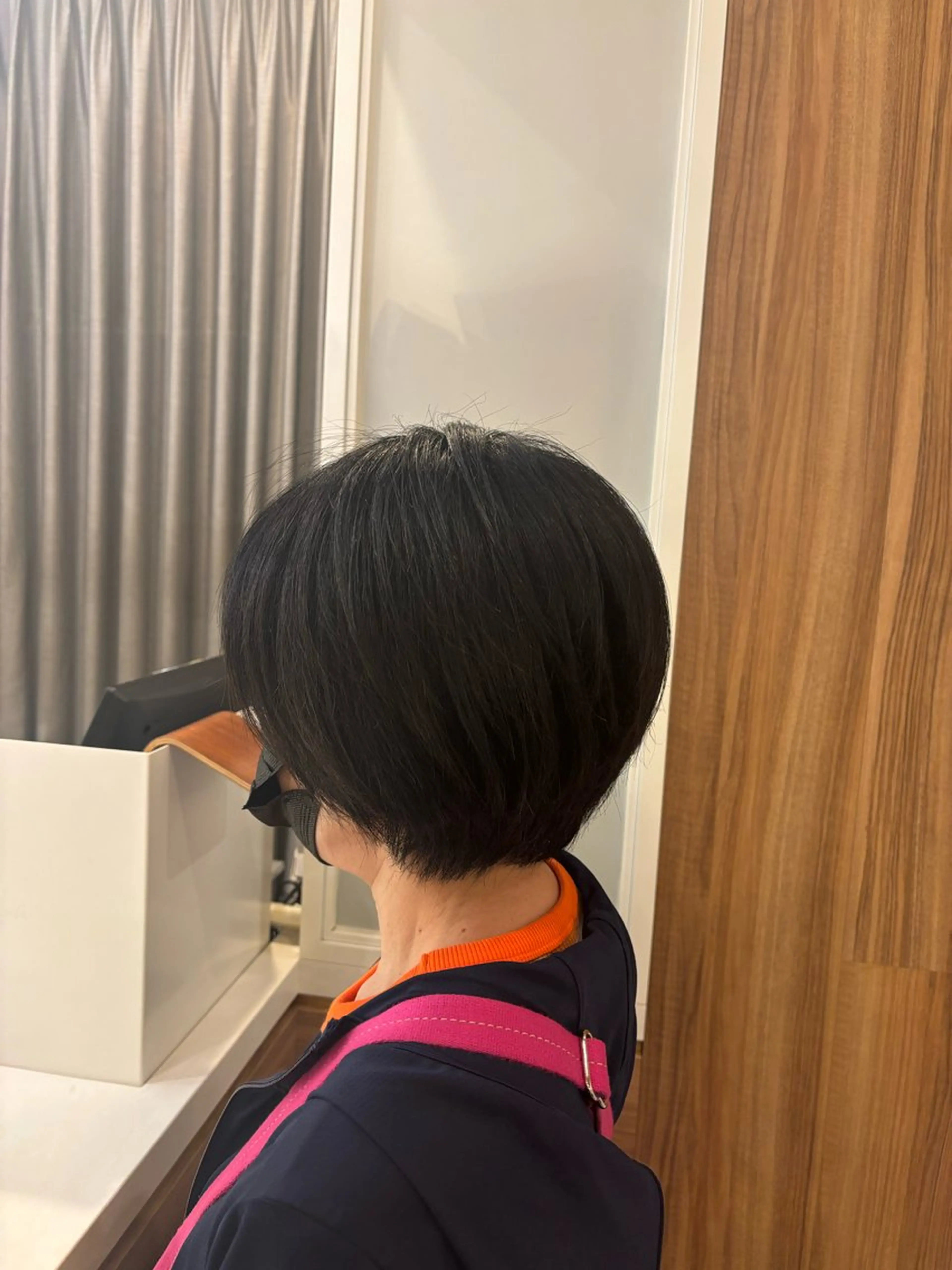 ショート カラー 石川 幸呼のヘアスタイル