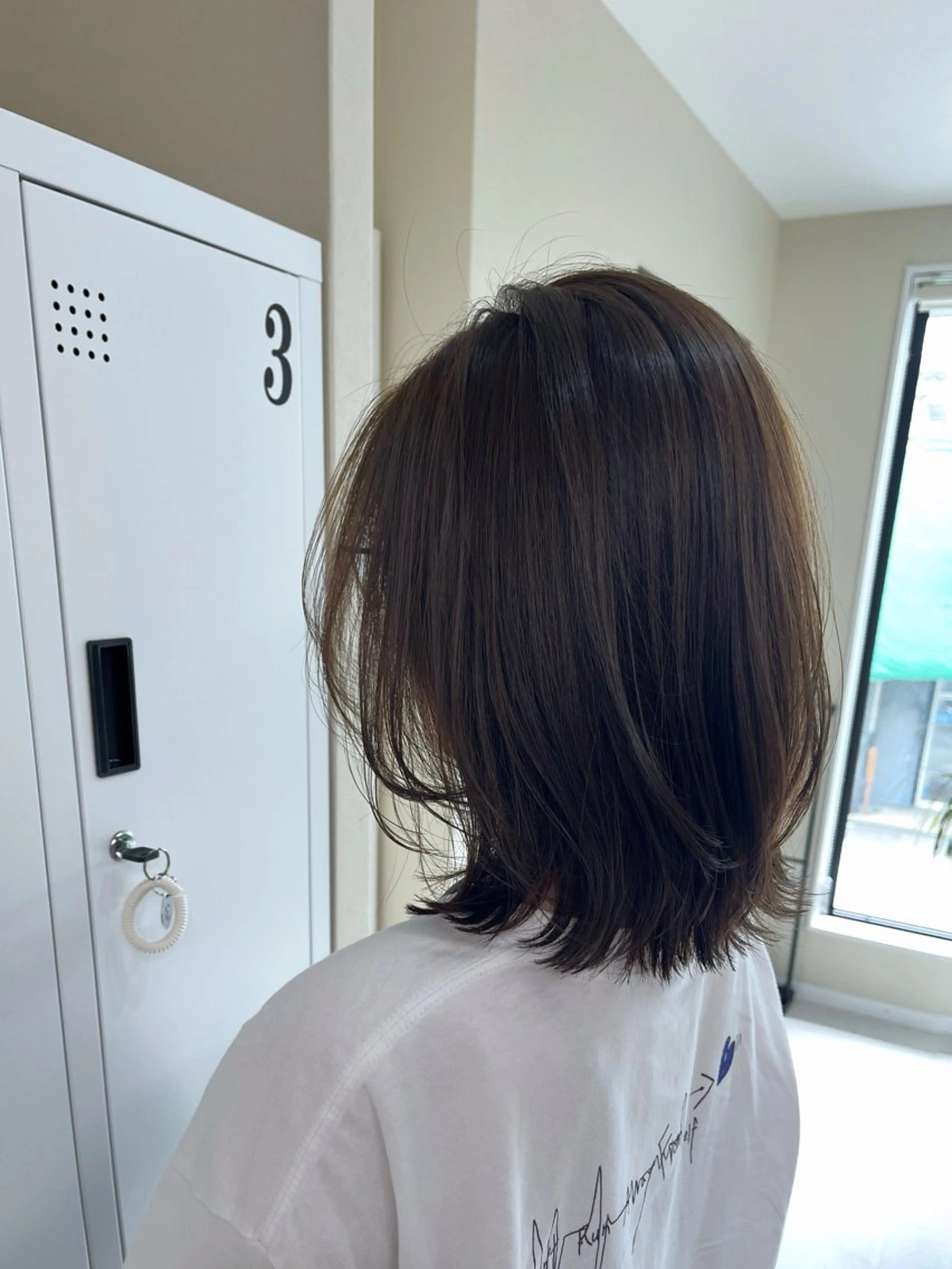 ミディアム カラー 中村 佳歩のヘアスタイル
