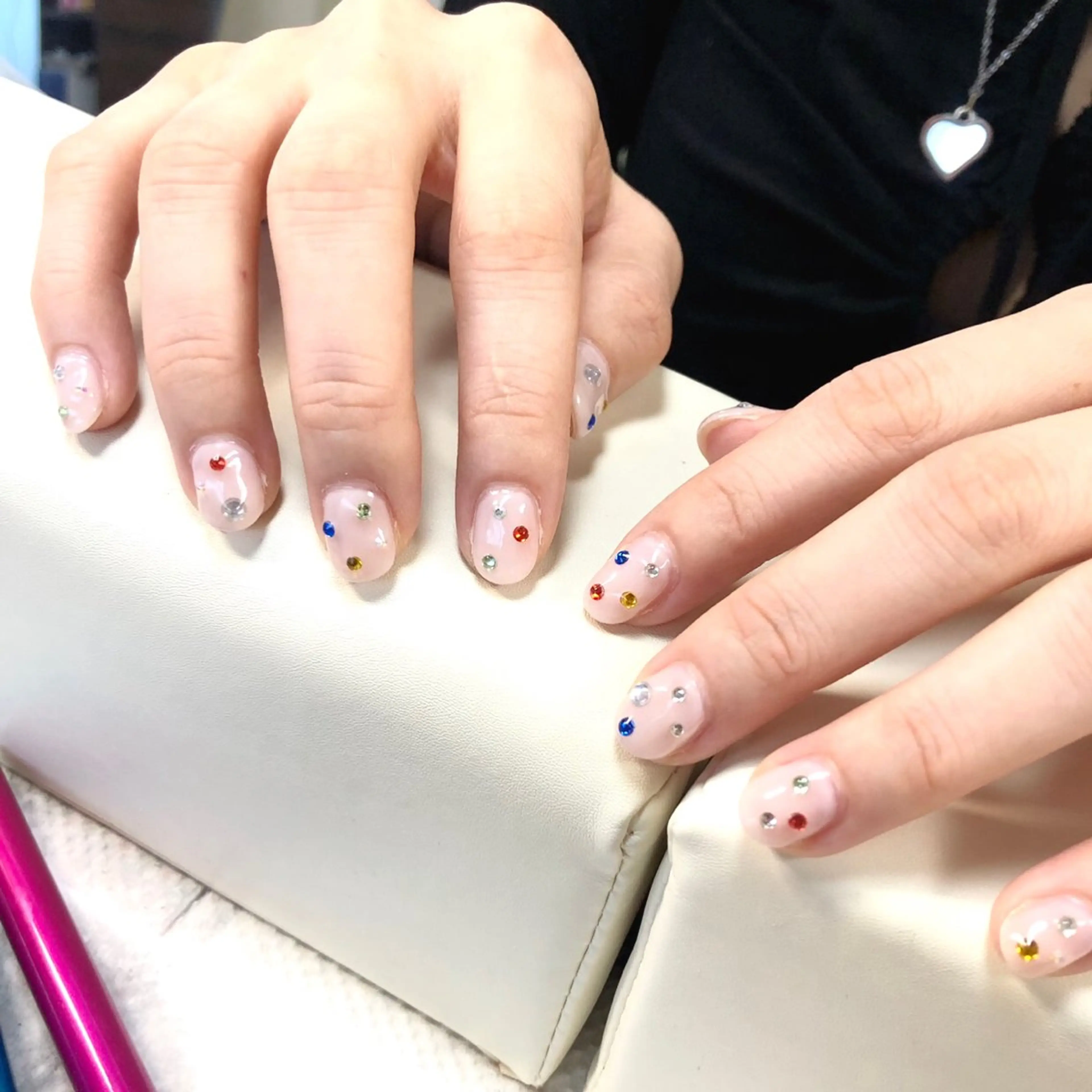 ネイル シンプルネイル ホワイト ハンドネイル salon *meehoのネイルデザイン