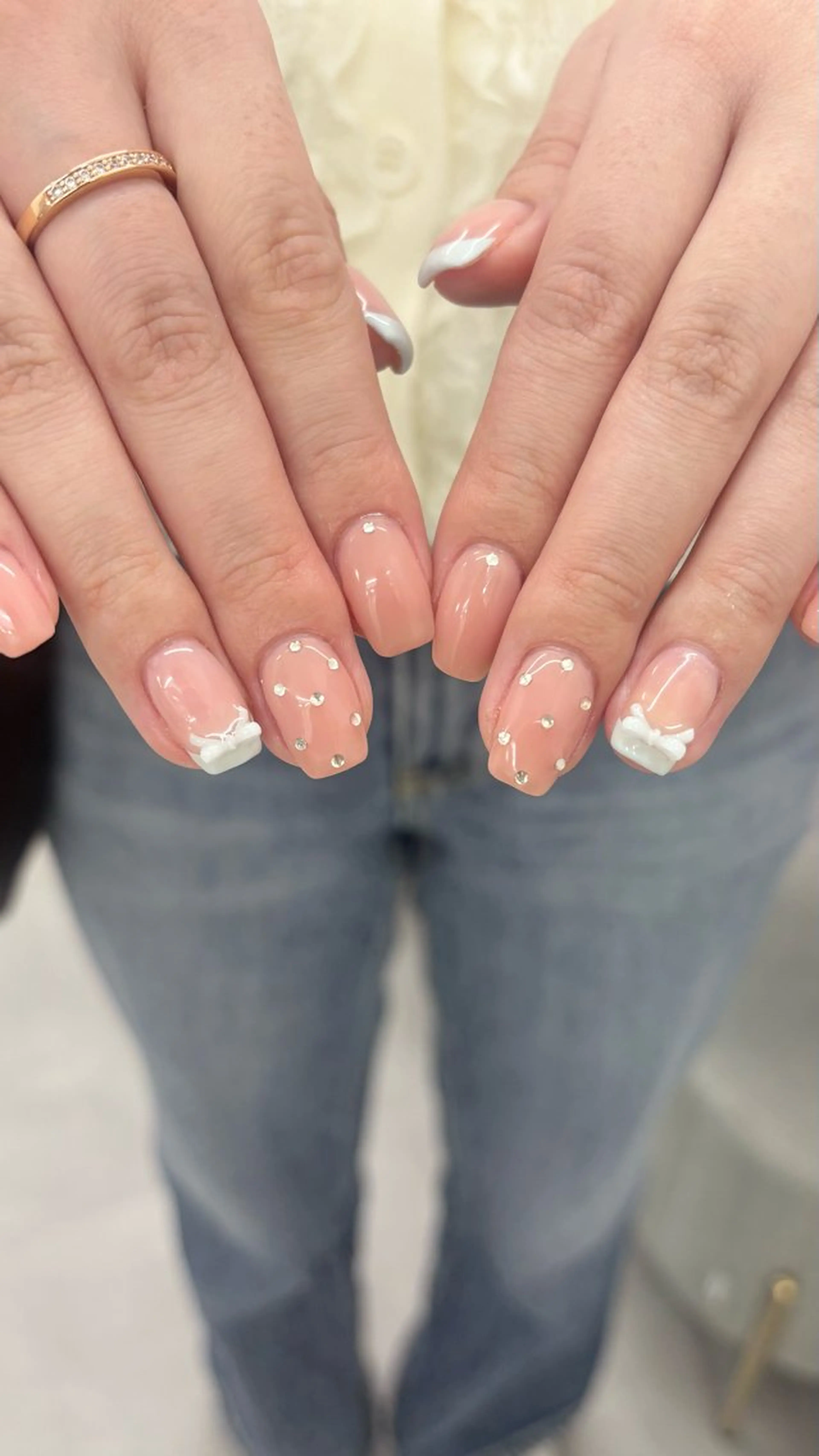ネイル フレンチネイル リボン ハンドネイル emmi nailのネイルデザイン