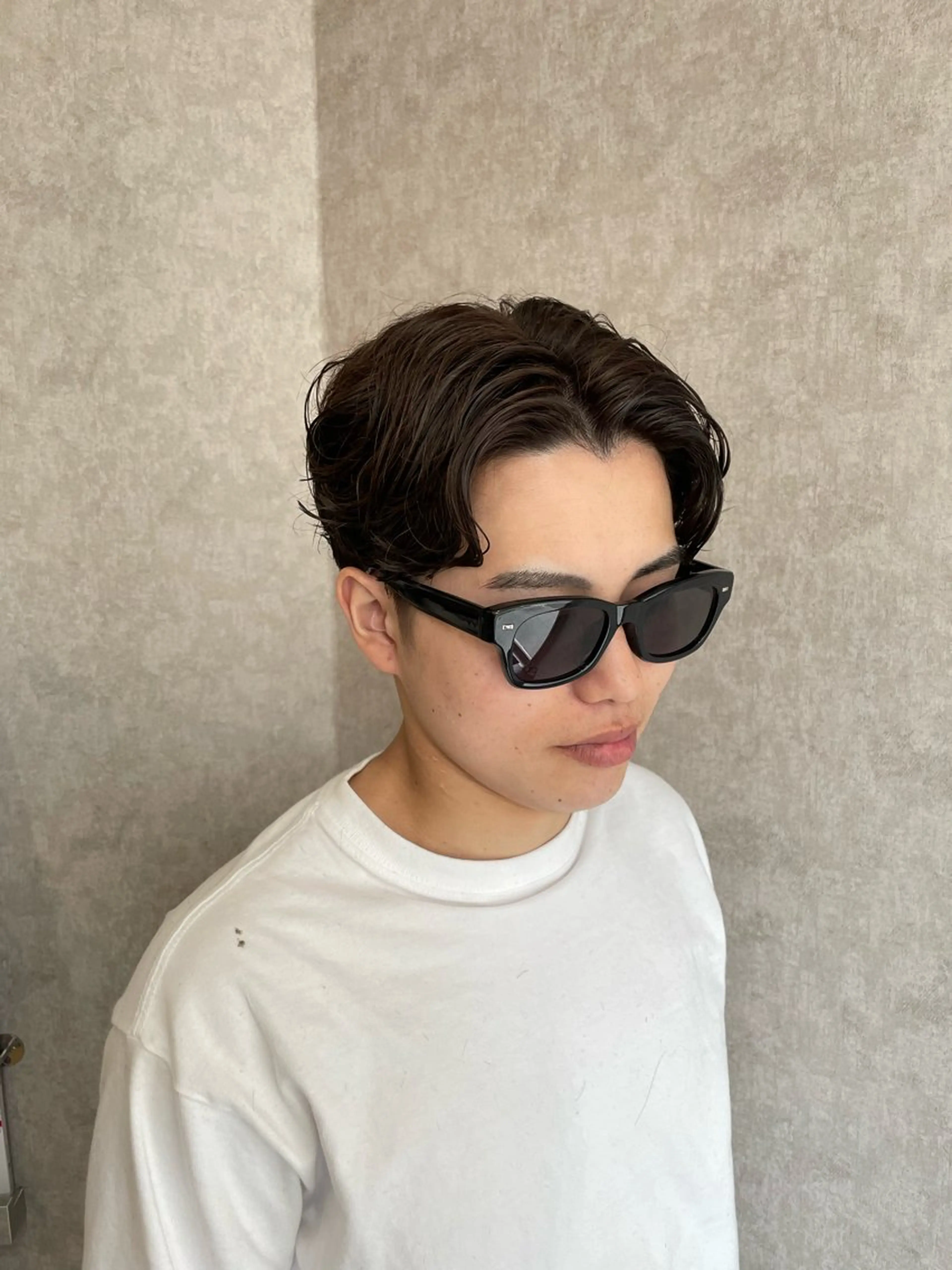 パーマ メンズ メンズバレイヤージュ センターパート フェードカット メンズハイライト メンズパーマ カット パーマ バレイヤージュ特化｜ Takuのヘアスタイル