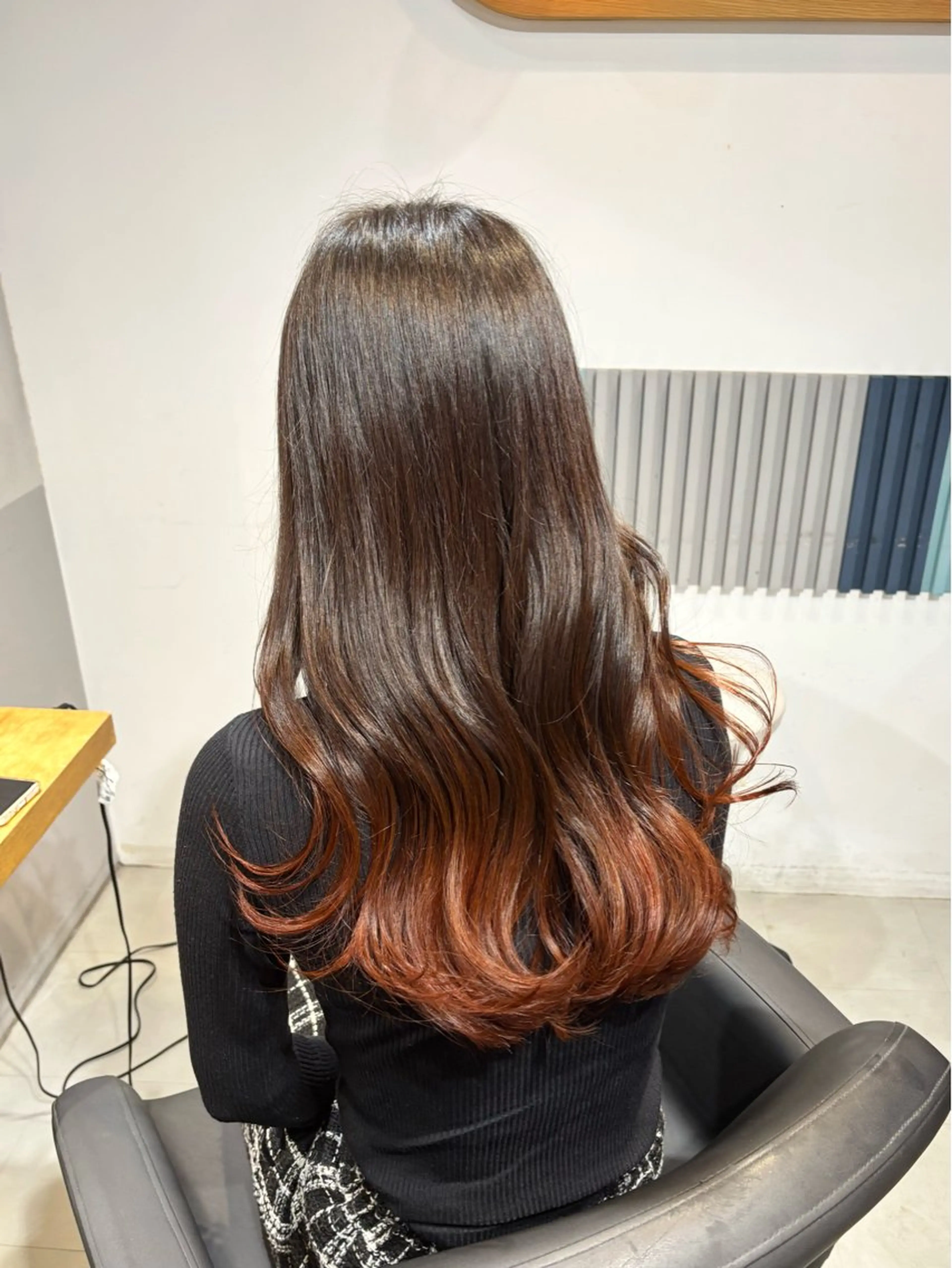 セミロング カラー カット ヘアカラー トリートメント 💎ハイトーン/艶 カラー モエカ💎のヘアスタイル