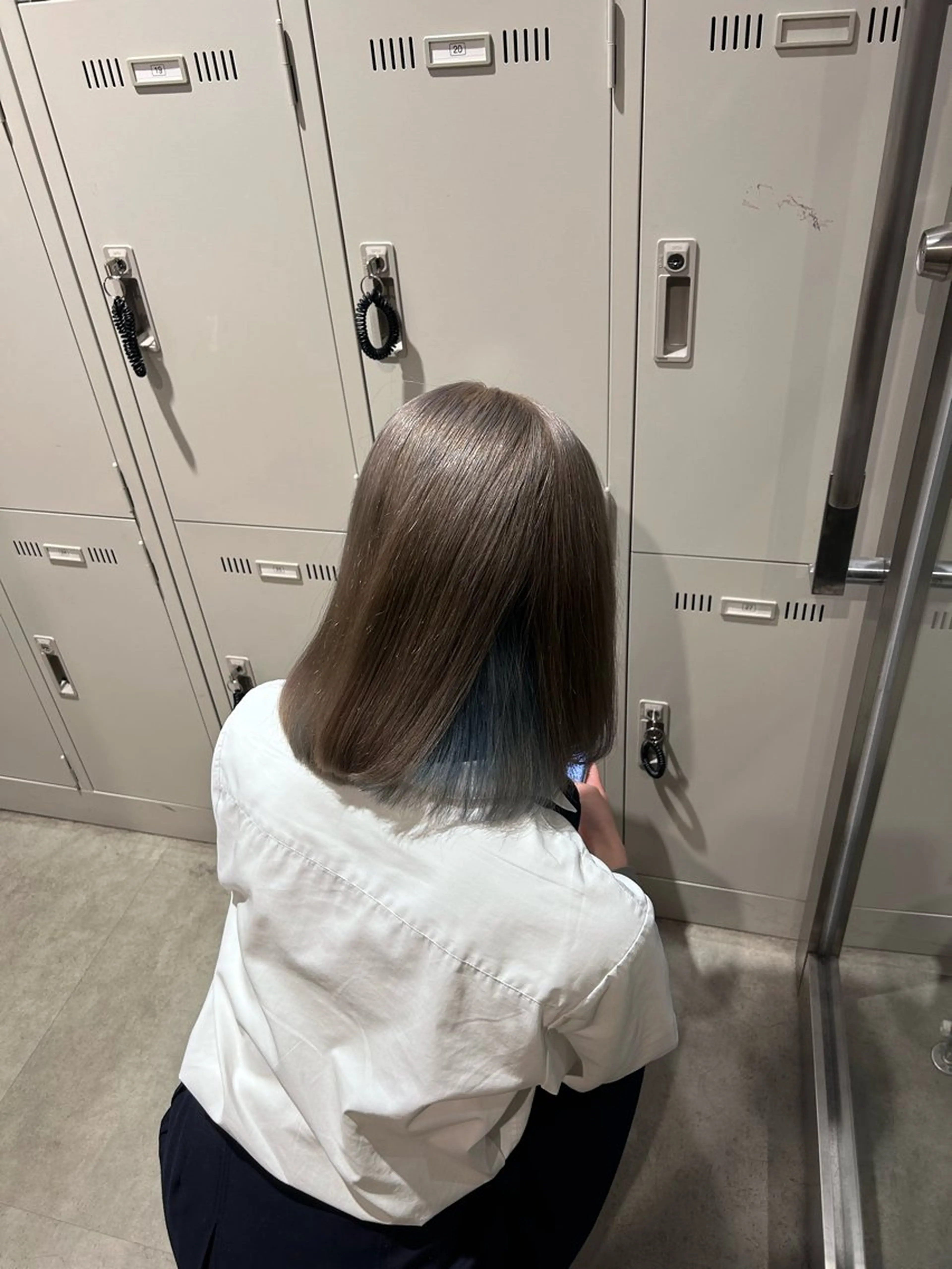 カラー ヘアカラー 透明感ベージュ🤎 ナチュラルレイヤーのヘアスタイル