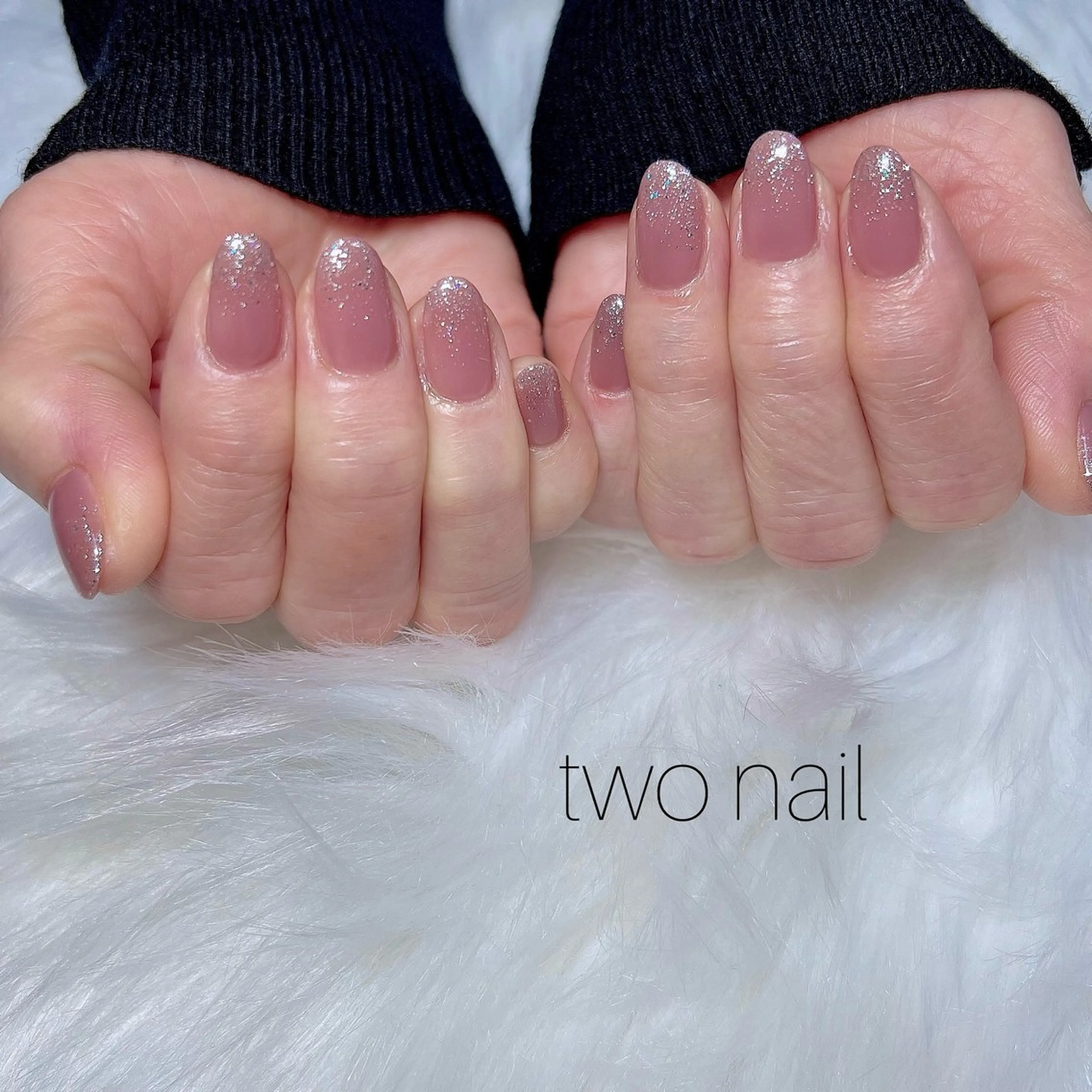 ネイル キラキラネイル ネイルチップ ホワイト ハンドネイル two nailのネイルデザイン