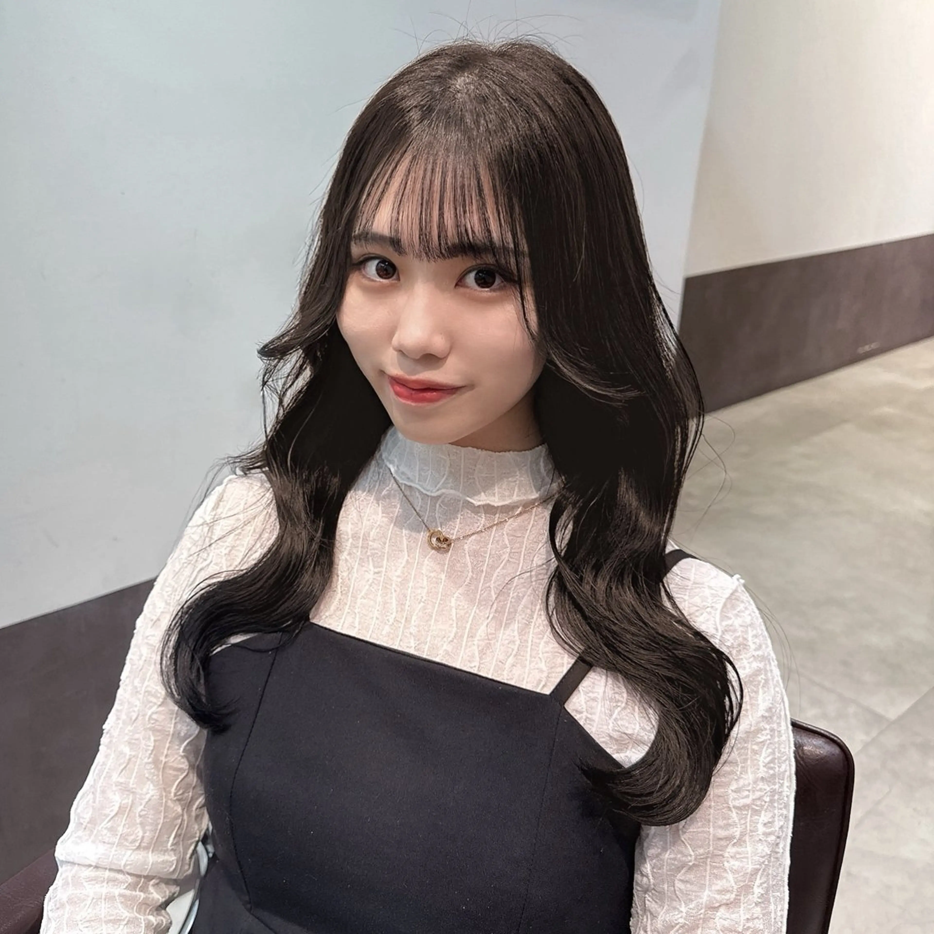 ミディアム ヘアカラー トリートメント サロウィン新宿三丁目East所属・顔周りレイヤー/新宿 /モテ艶カラー/航介のヘアスタイル