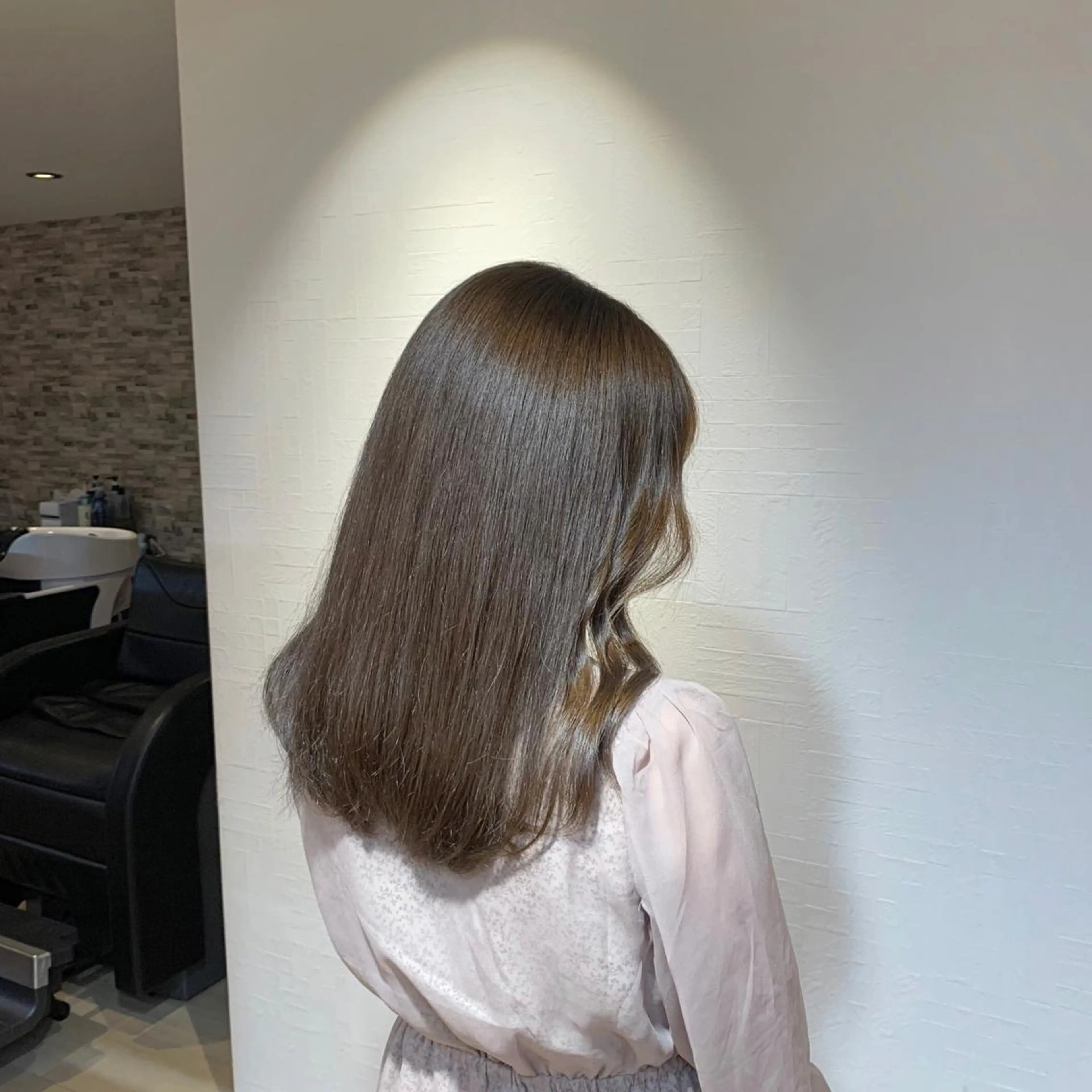 セミロング カラー ベージュカラー ラテベージュ カット ヘアカラー トリートメント little 小濱彰太のヘアスタイル