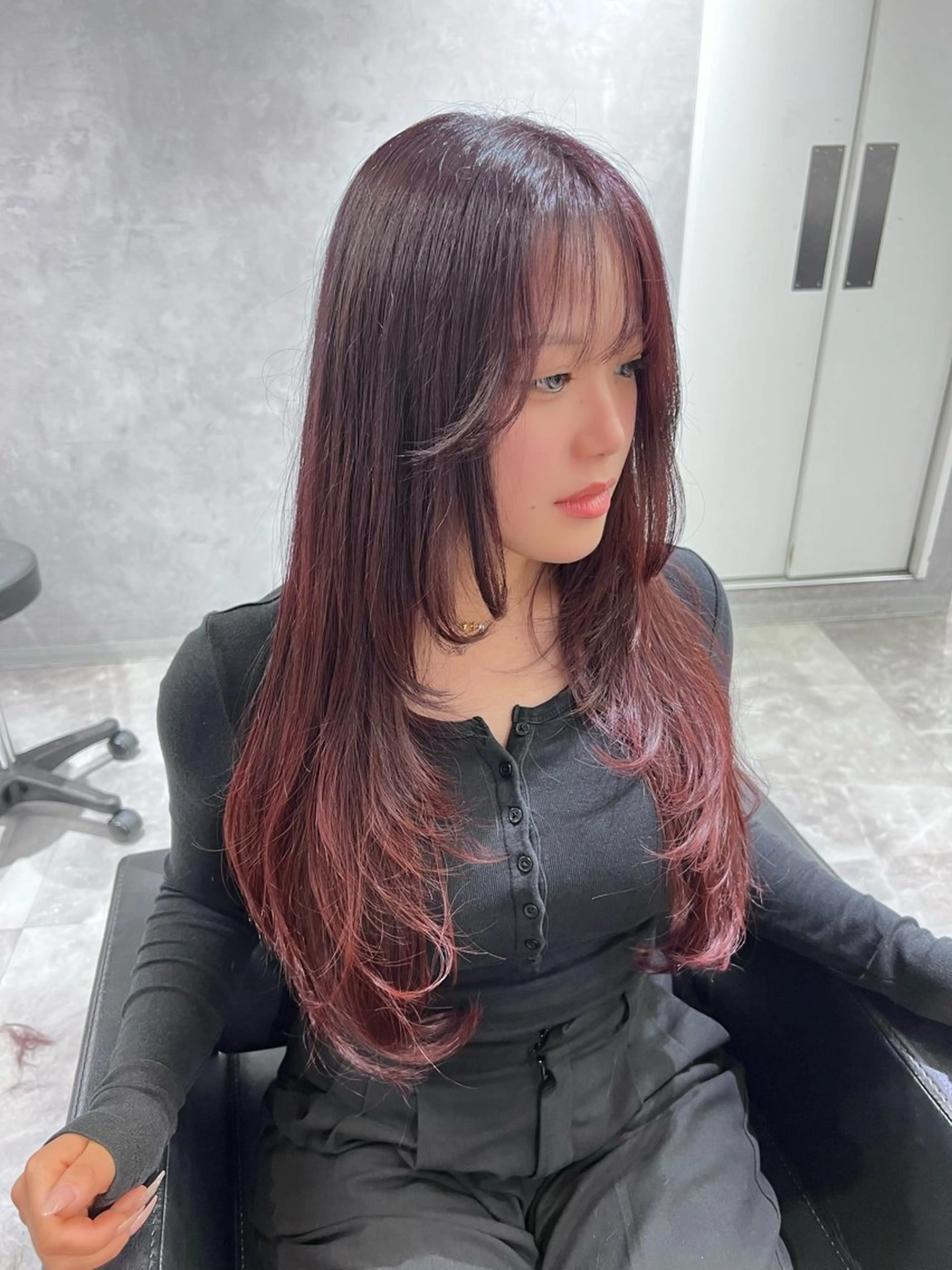 ロング カラー 黒髪 ブリーチ 透明感カラー 顔周りカット レイヤーカット 透明感/レイヤー 🇰🇷tomonaのヘアスタイル