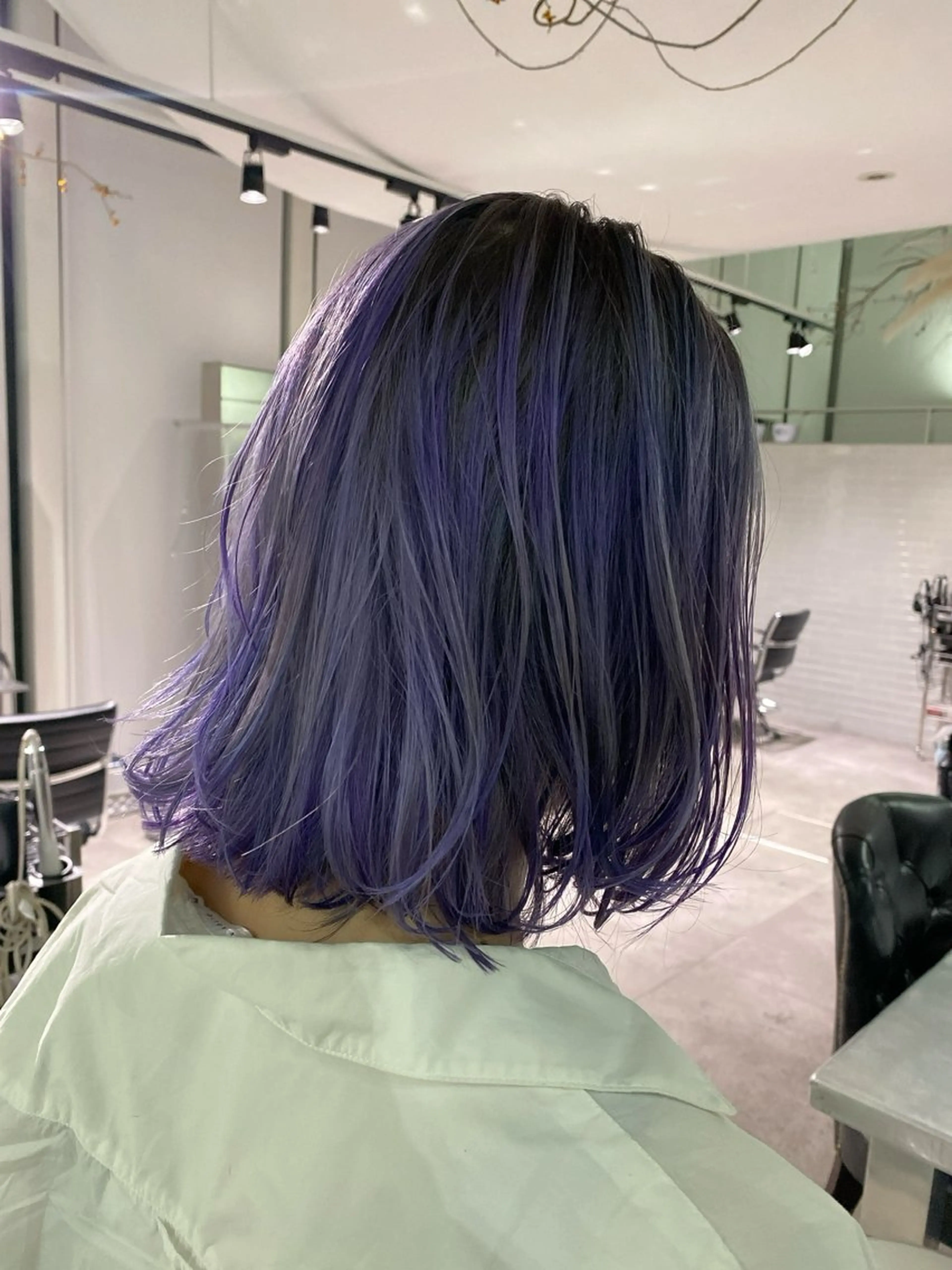 ミディアム カラー ブルーカラー ブルーラベンダー ラベンダーカラー カット ヘアカラー トリートメント CHERIEブリーチ ダブルカラー　天神のヘアスタイル