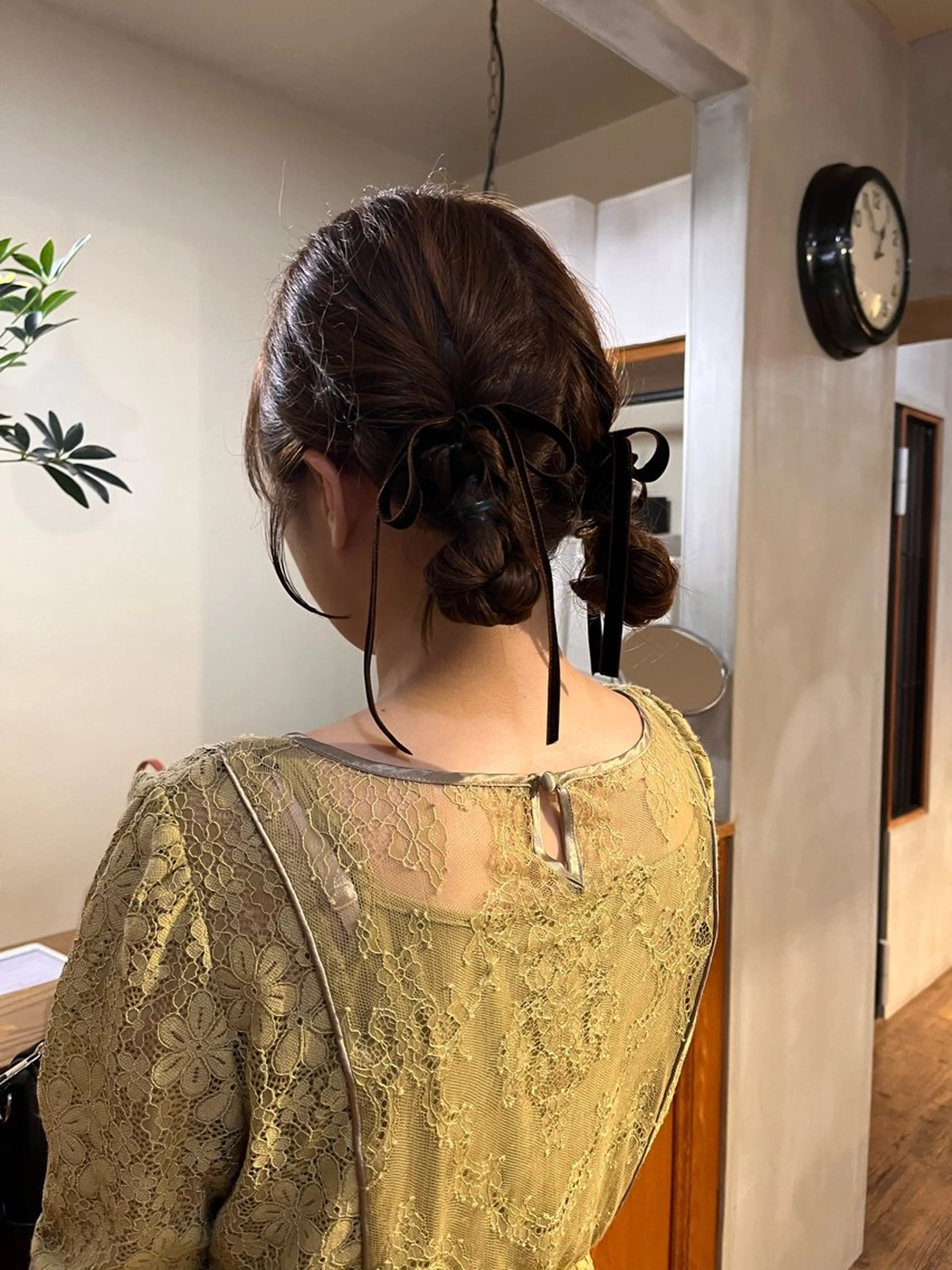 ミディアム お団子ヘア ヘアセット 薬院:今泉/上川美幸 ボブ/顔周りレイヤーのヘアスタイル