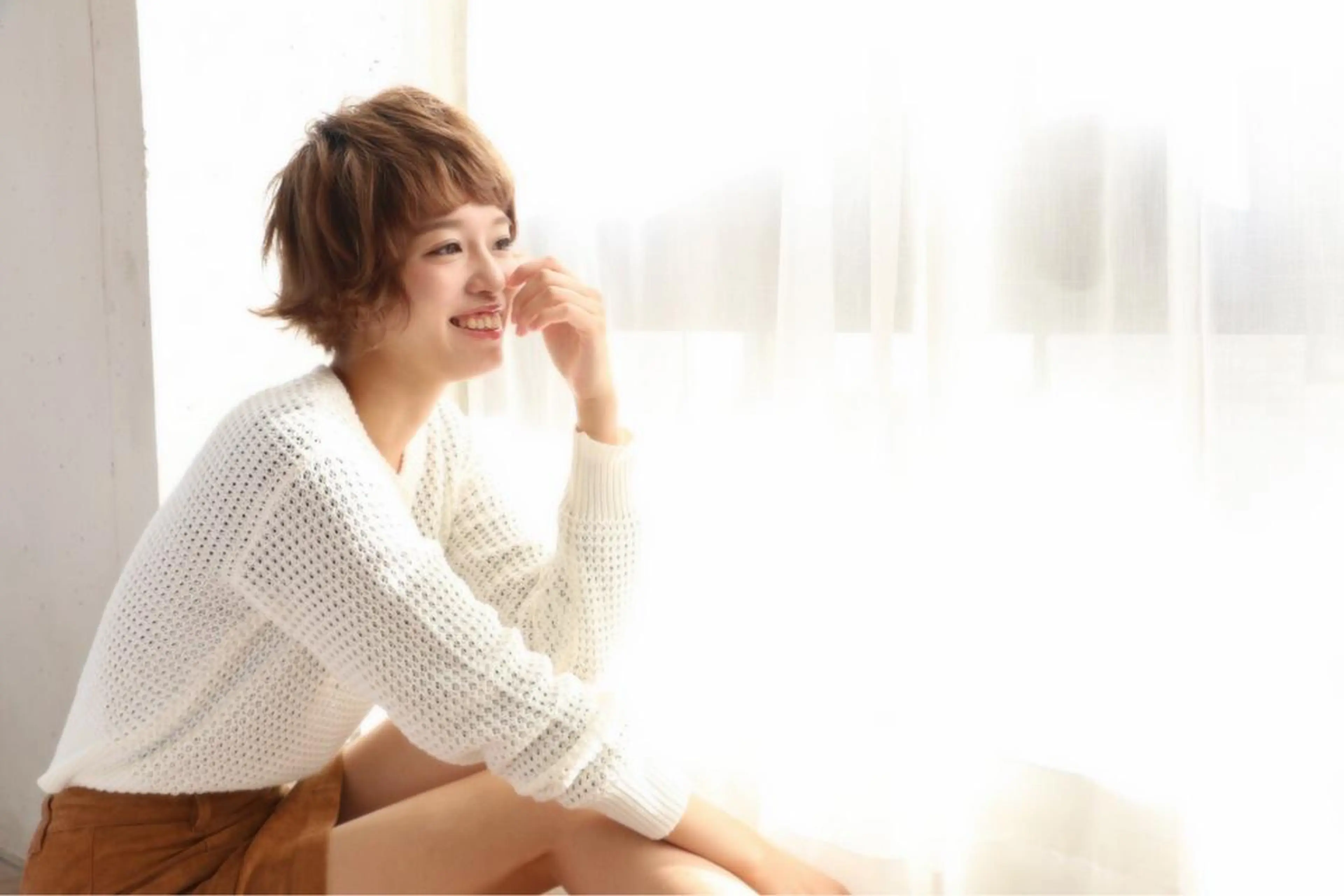 ショート カラー パーマ ショートヘア 外ハネヘア 鍵山 千秋のヘアスタイル