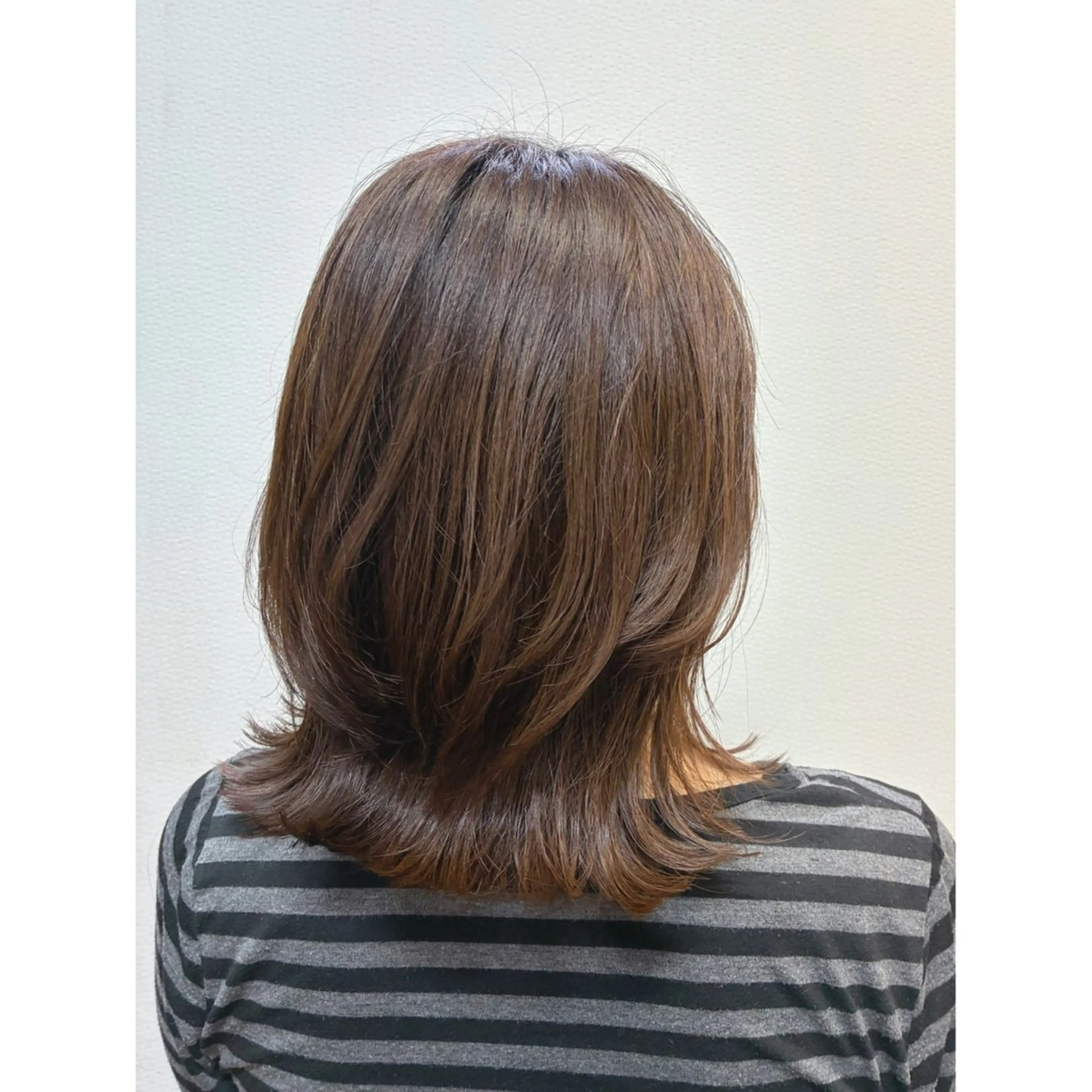 ミディアム 🪞Kana｜透明感 カラー × 髪質改善のヘアスタイル