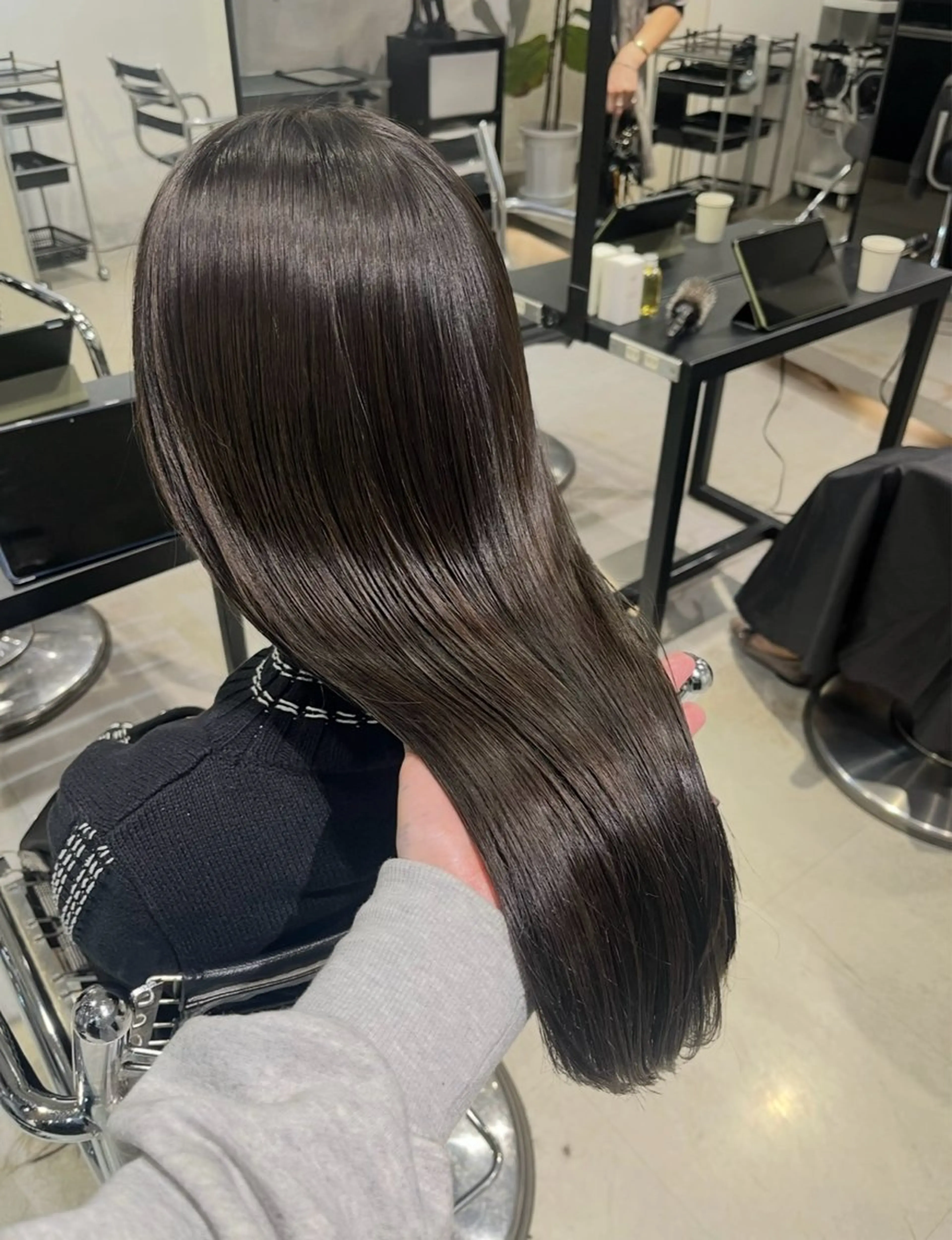 ロング カラー パーマ ヘアアレンジ カット ヘアカラー トリートメント ヘアセット 透明感/オリーブ/ グレージュ/YUKAのヘアスタイル