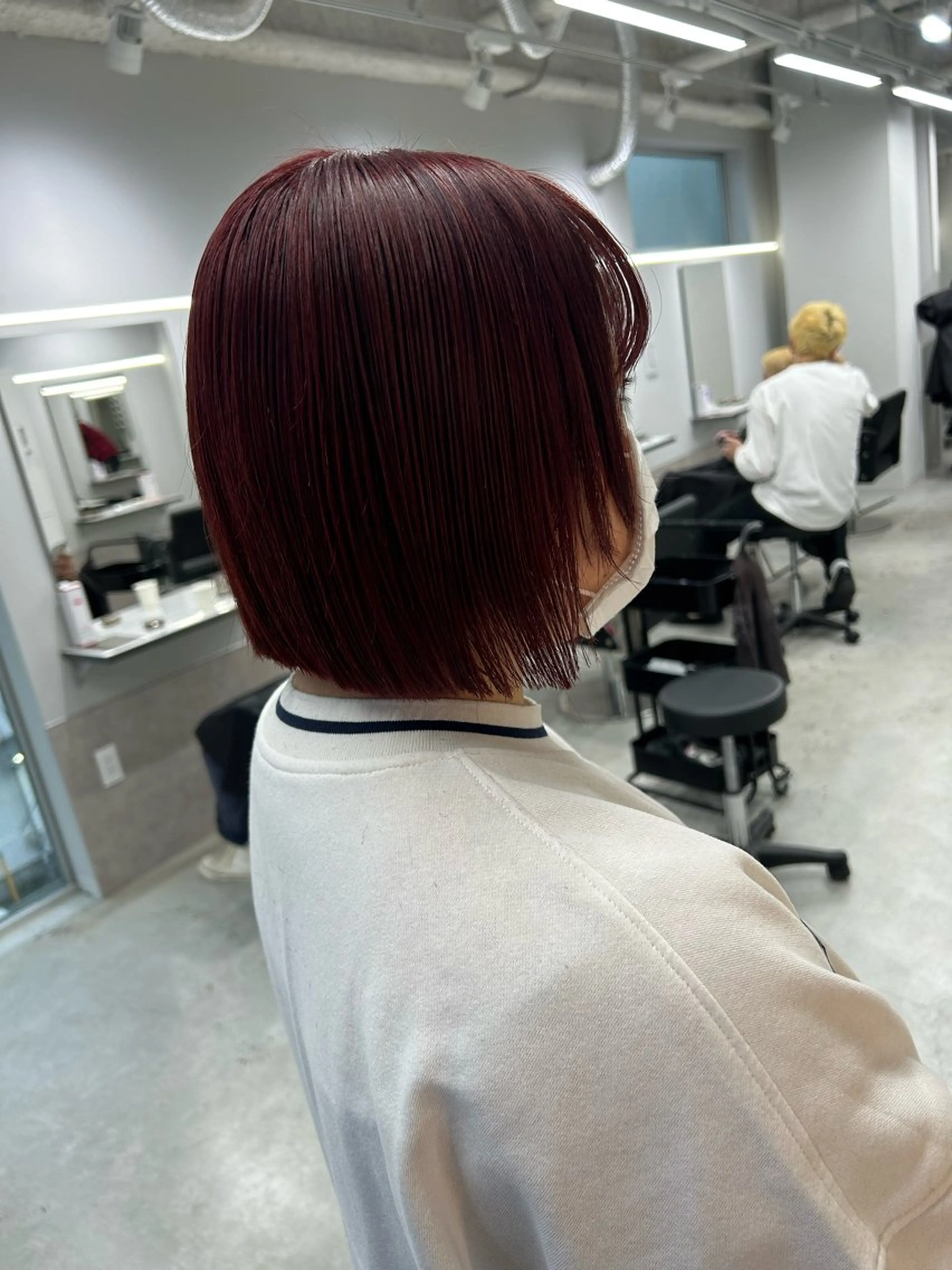 ショート カラー 切りっぱなしボブ レッドカラー ボブ カット Gisel みらののヘアスタイル