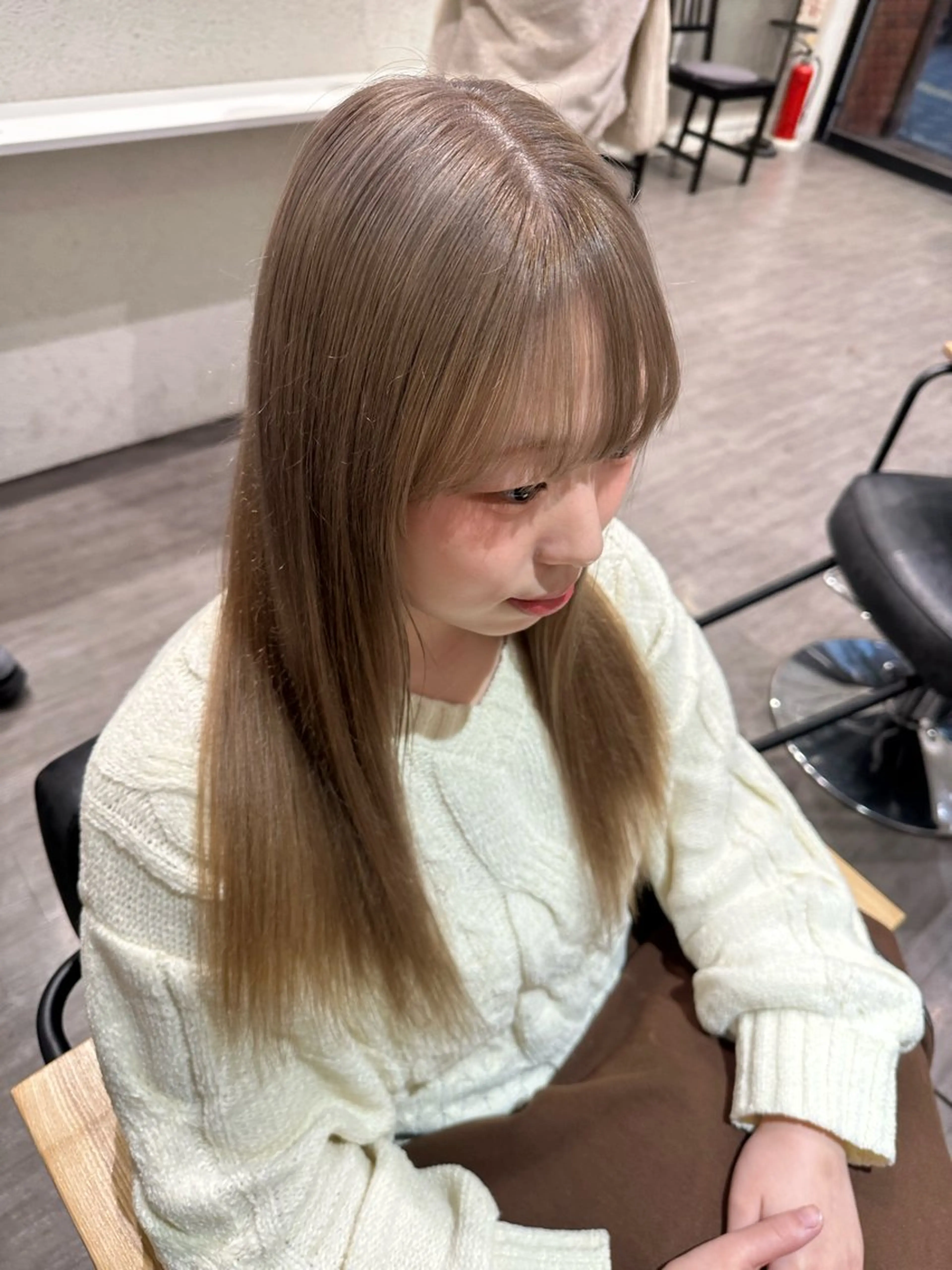 ロング カラー ベージュカラー 透明感カラー ミルクティーベージュ ヘアカラー トリートメント cocotte 💟草間紫音💟のヘアスタイル